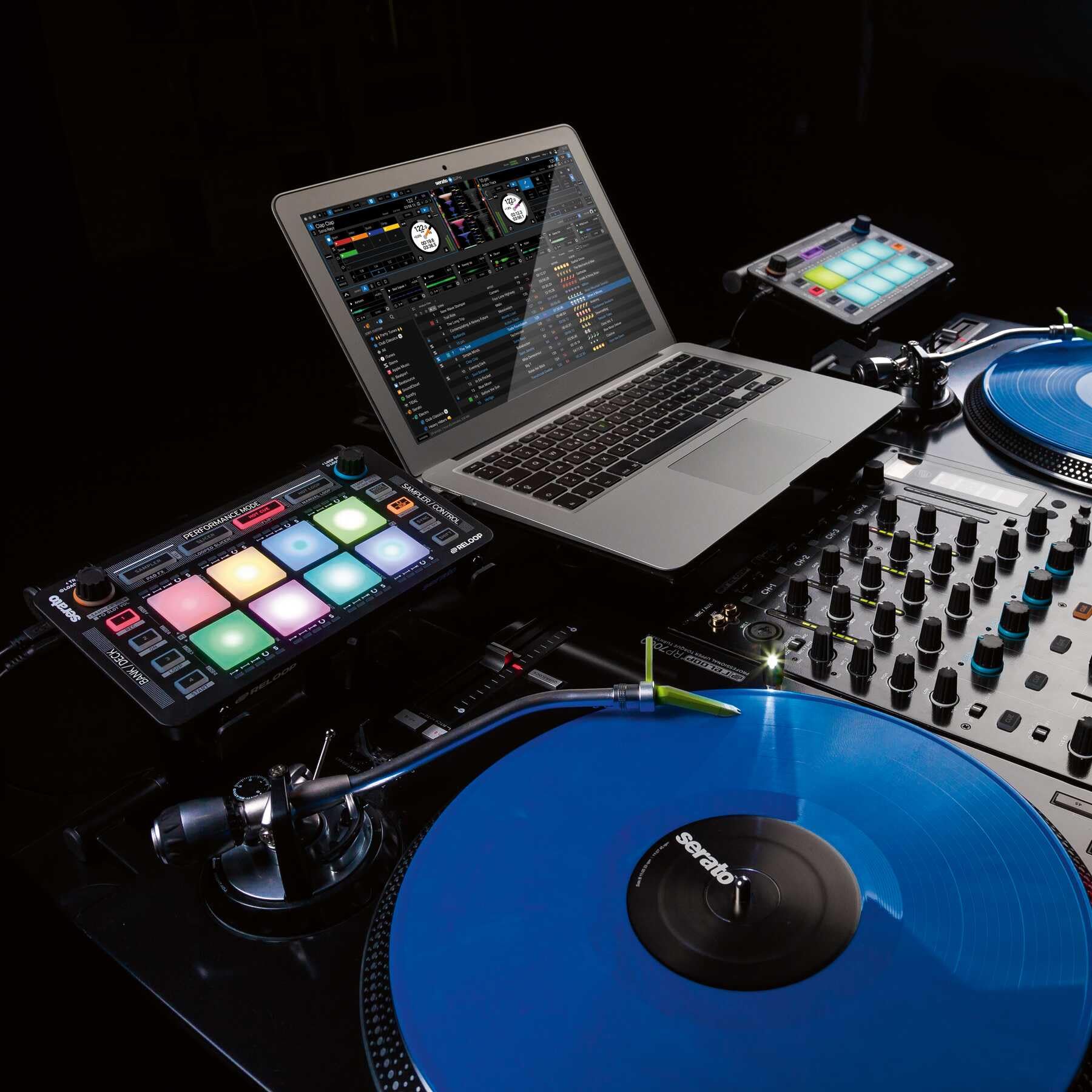 Reloop Neon - Contrôleur DJ USB supplémentaire avec pads de batterie de performance RVB sensibles à la vitesse, plug and play avec Serato DJ, (noir)