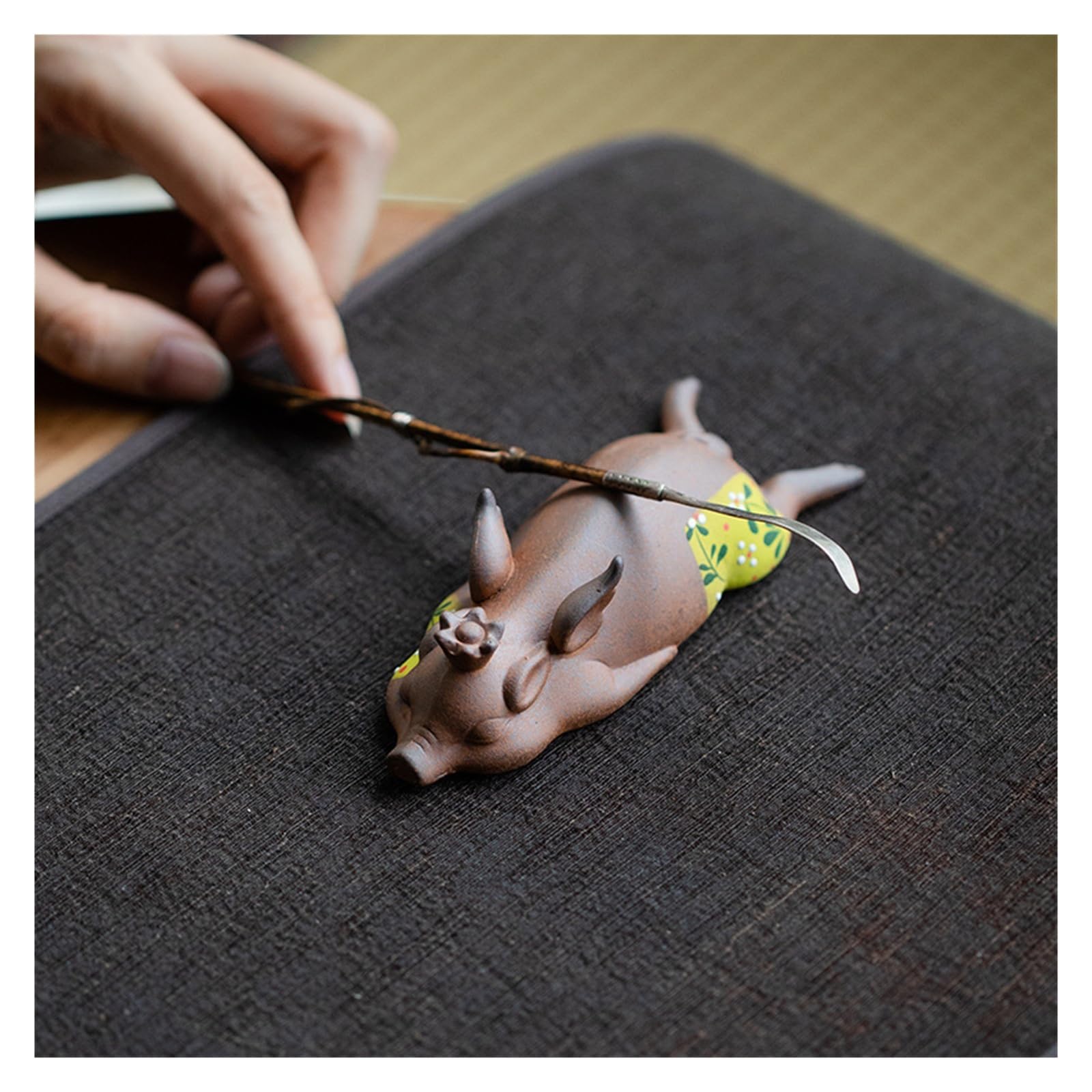 Figurilla Cerdo Volador Pintada a Mano para Té