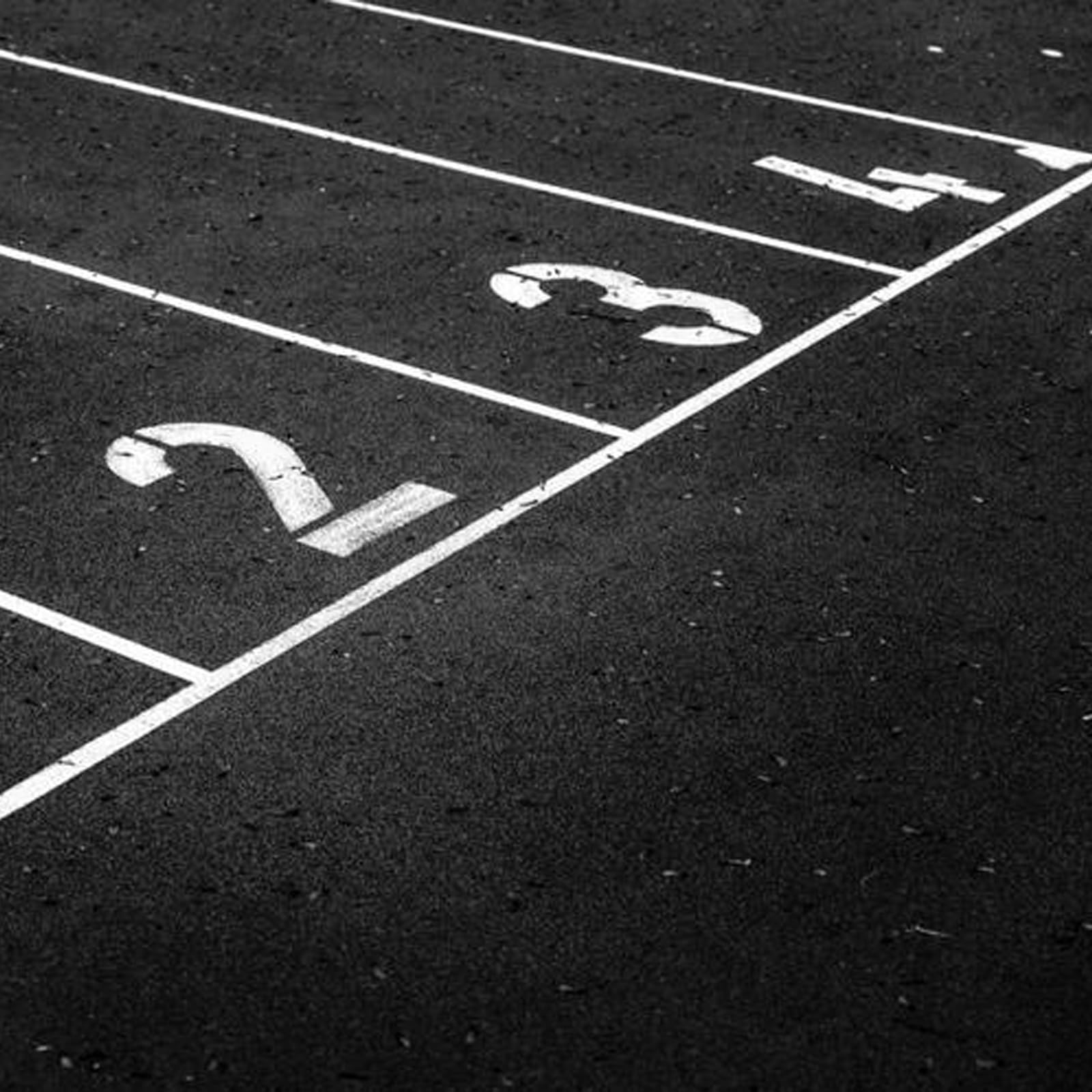 Numeri Stencil Grandi, Riutilizzabili con Numeri in Plastica, 10 Stencil Singoli per Marcatura di Posti Auto in Garage (20CM)