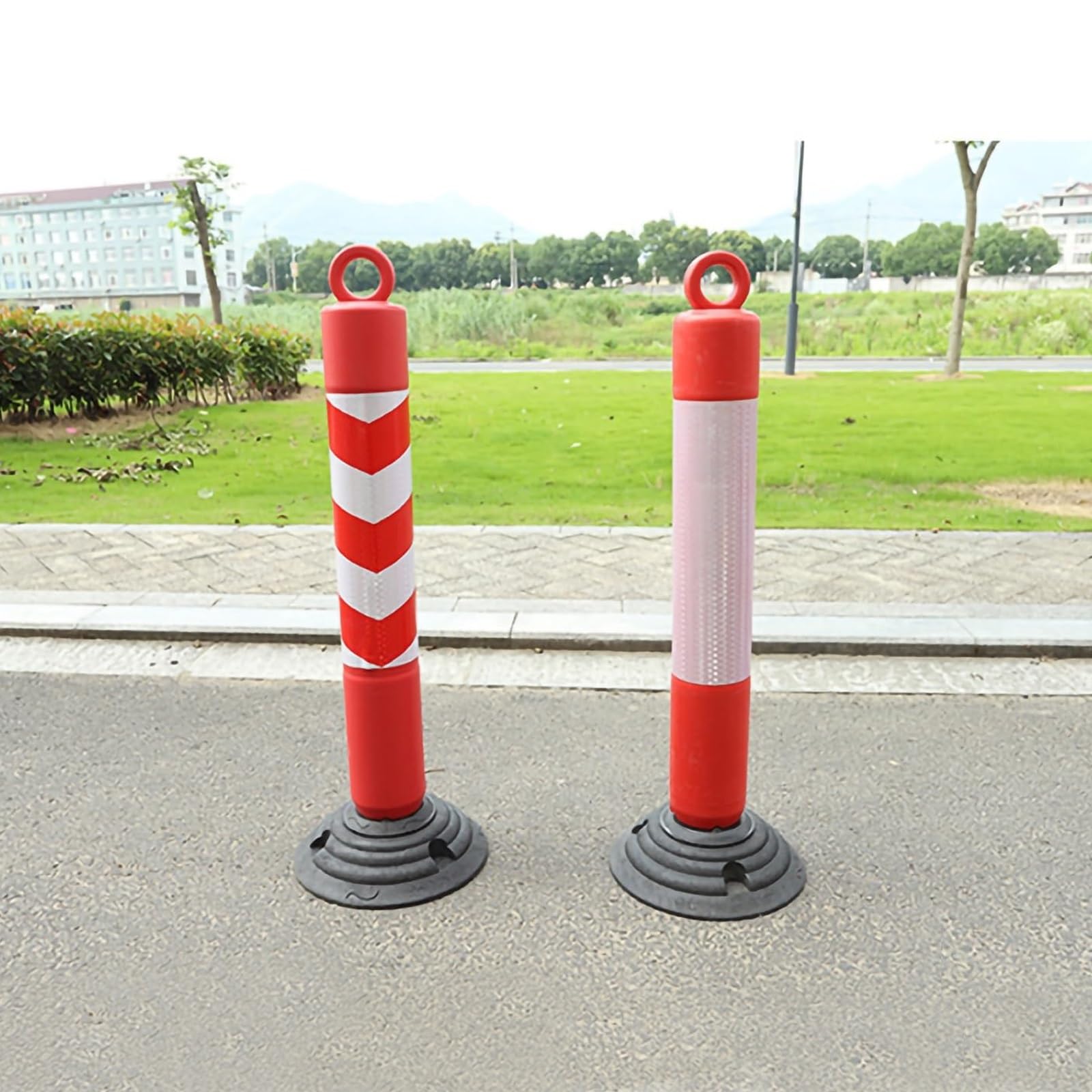 Paletto di segnalazione flessibile per la sicurezza stradale con base, per delimitare parcheggi in aree sensibili al traffico, colore rosso (2 pezzi)