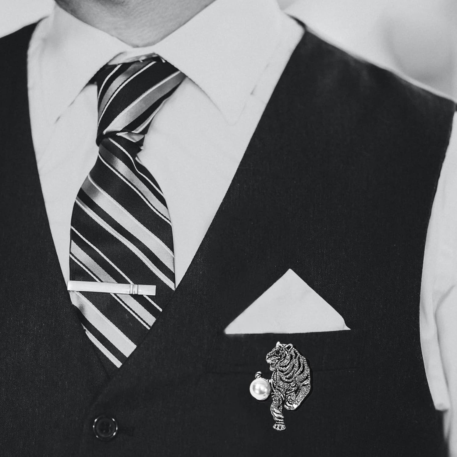 Rhinestone Crystal Tiger Brooch Pin,Enamel Animal Tiger Pearl Suit Lapel Pin Lion Coat Collar Brooch Badge Jewelry for Women Men - Image 4