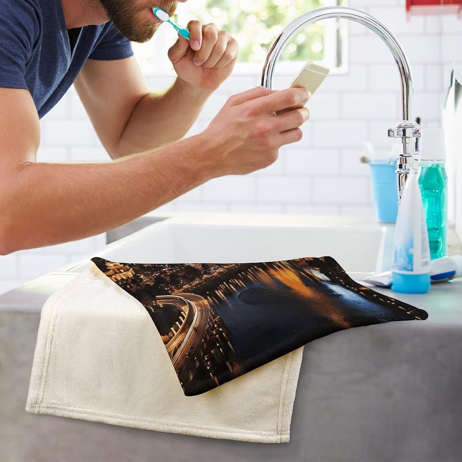 Las Vegas Night View Towels Highly Absorbent Extra Large Bath Towel Coral Velvet Quick Drying Bathroom Towel Soft Fingertip Washcloth Reusable Gym Towels for Hotel Spa Travel Camp