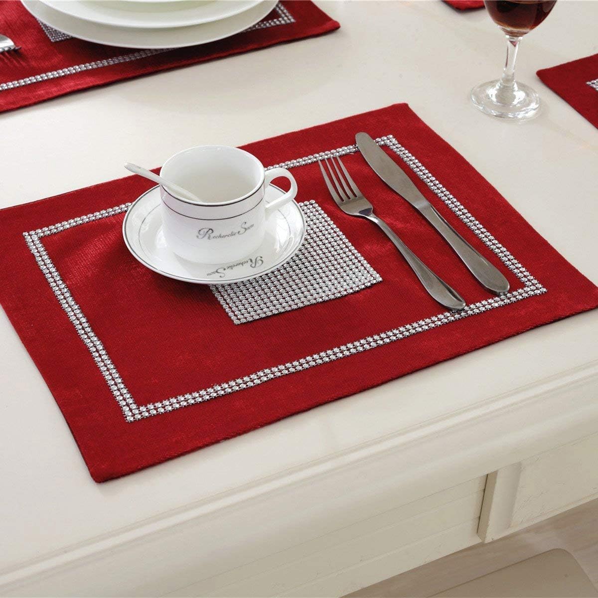 Hangnuo 13 * 83inch Table Runner and 4 Set Placemats with Sequined Rhinestone, Elegant Table Decoration for Wedding Thanksgiving Christmas, Red