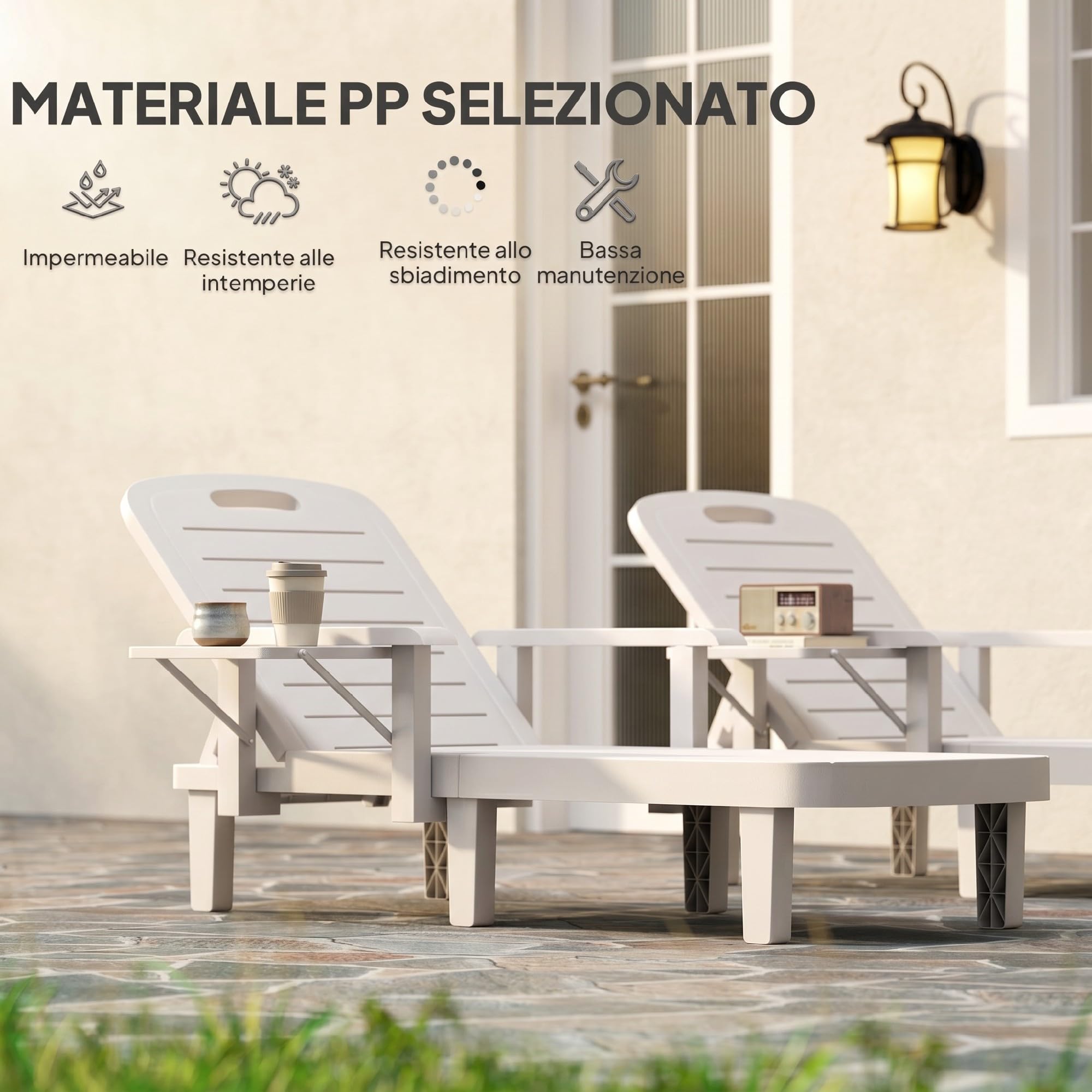Outsunny Set 2 Lettini Prendisole con Schienale Regolabile su 5 Posizioni, Tavolino e Braccioli Ergonomici, Sdraio da Giardino in Polipropilene Impermeabile, 79x158x88 cm, Bianco