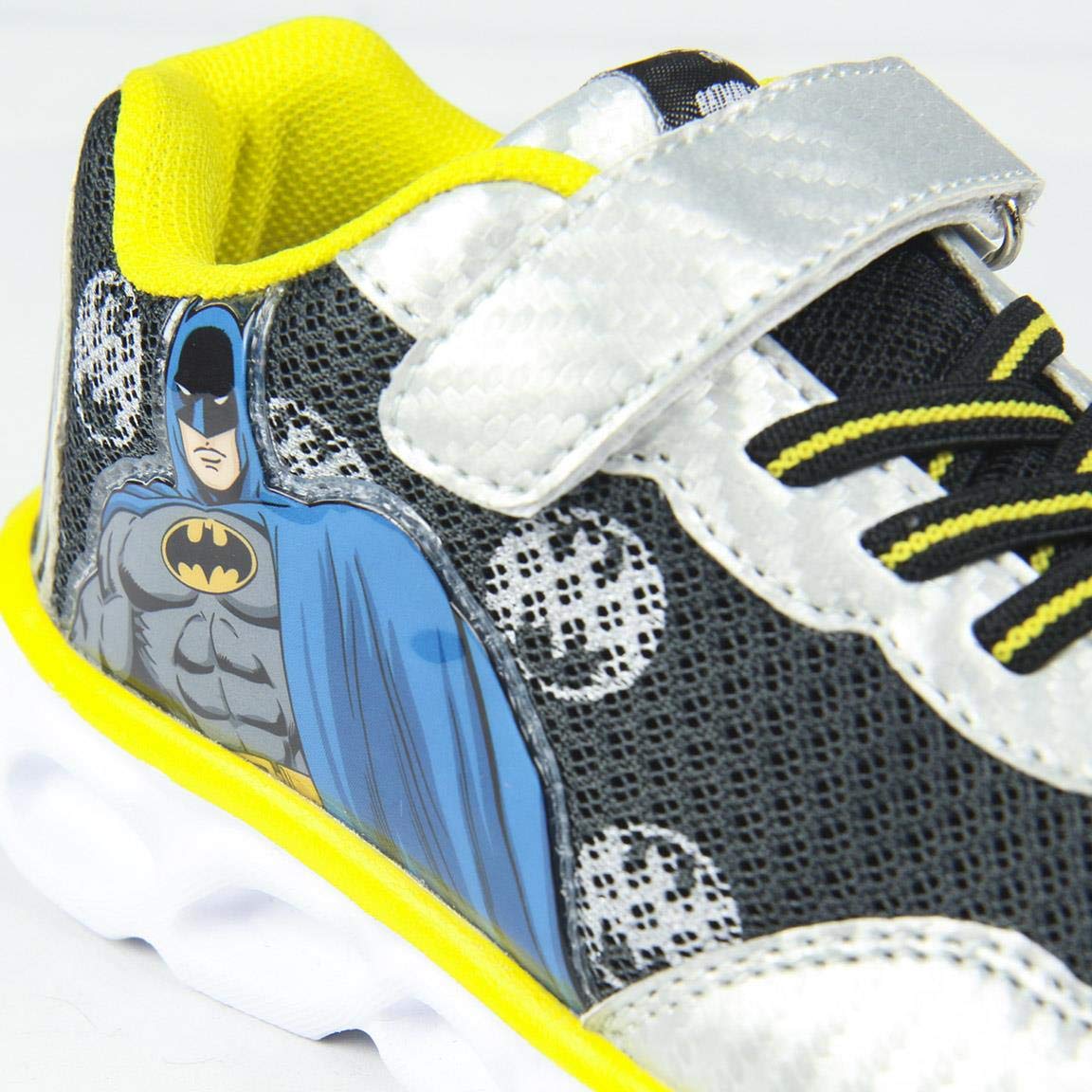 CERDÁ LIFE'S LITTLE MOMENTS Cerdá - Zapatillas Led Batman de Color Negro Zapatillas LED Batman de Color NegroNiños