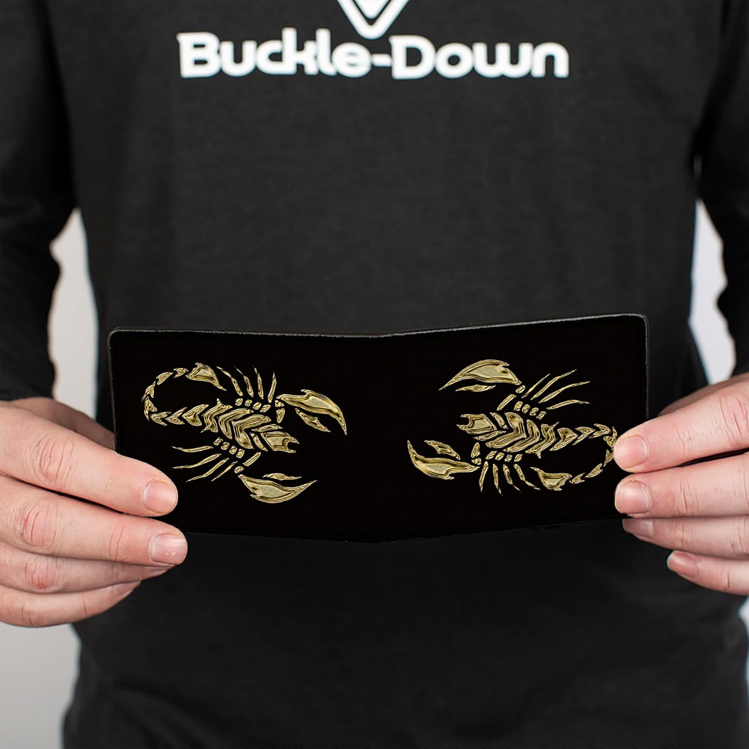 Buckle-Down Men's Standard Bifold Wallet Scorpion, 4.0" x 3.5"
