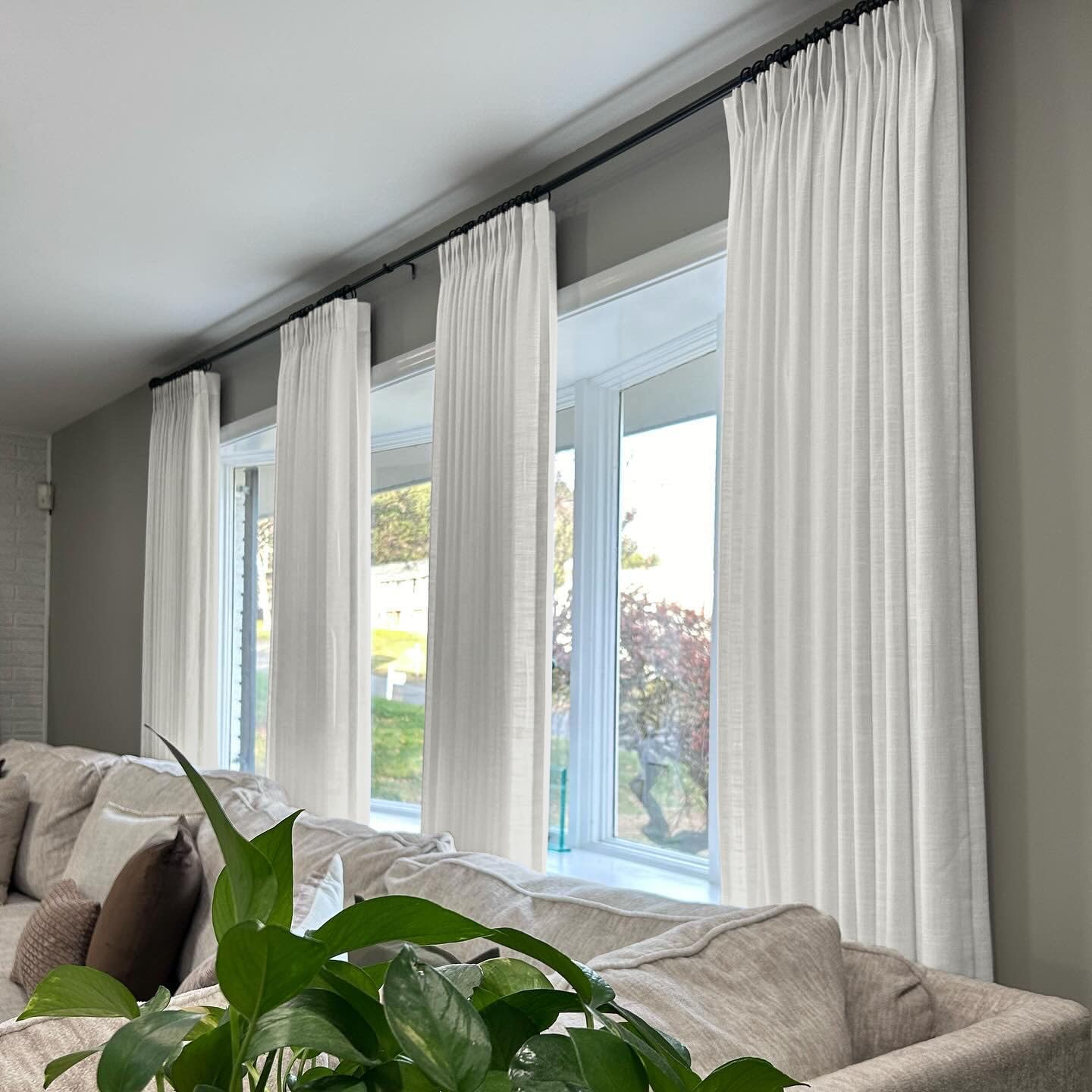 HOMERILLA Pinch Pleated Curtains 108 Inches Long,Unlined Room Darkening Drapes for Living Room,Lille Linen Pinch Pleated Curtains for Sliding Glass Door,W52 x L108,White,1 Panel.