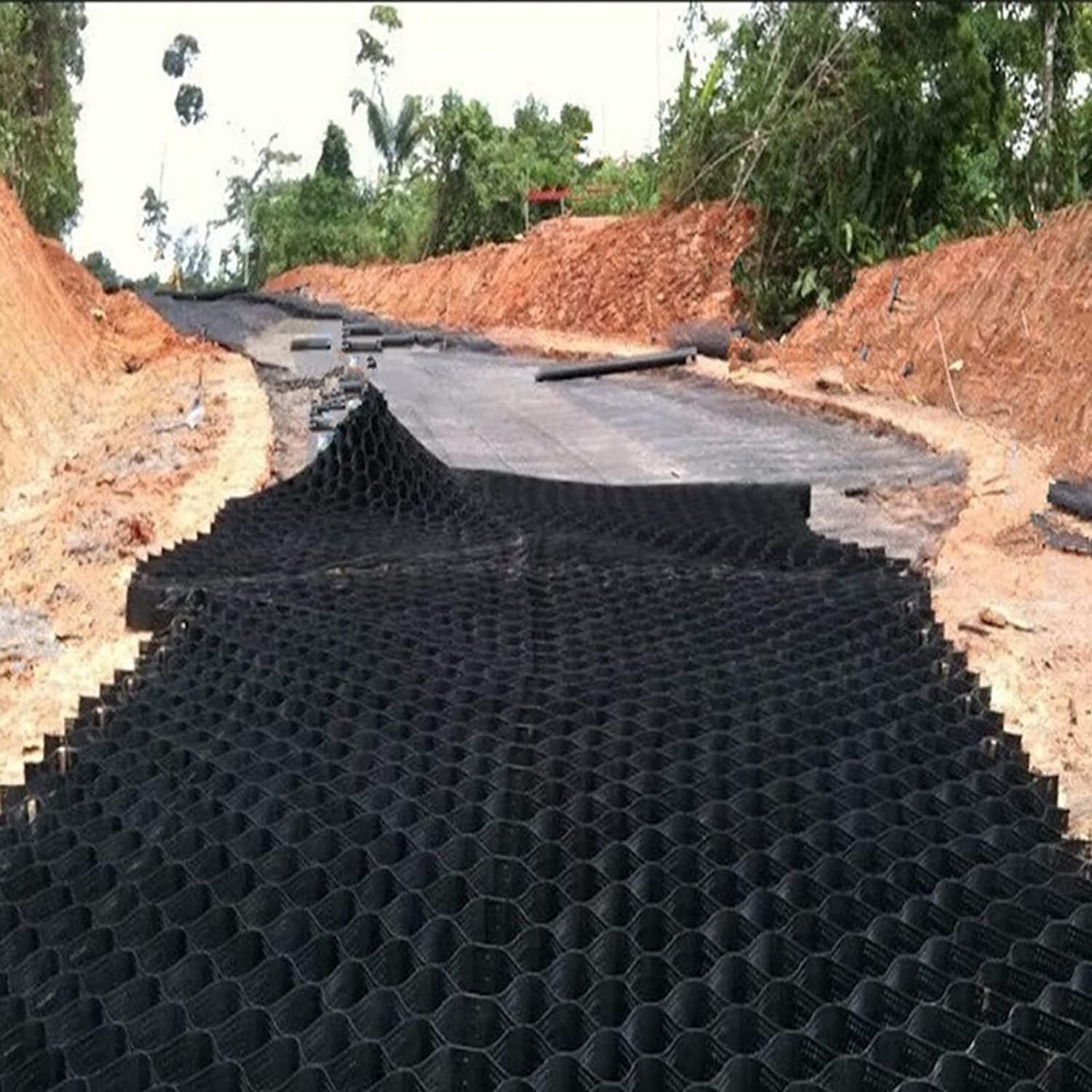 Grille de géocellules facile à installer et à couper pour corriger les sols mous