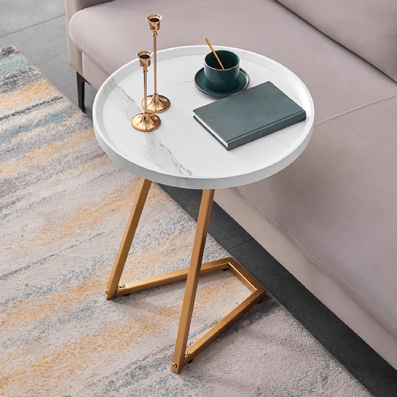Petite table d'appoint de salon blanche, le meuble compact pour sublimer votre studio ou bureau