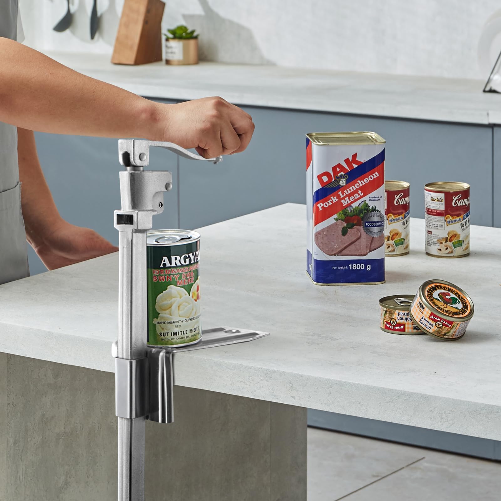 VEVOR Apriscatole Commerciale, Apriscatole Manuale in Acciaio Fuso da Tavolo per Lattine Alte Fino a 30 cm, Regolabile in Altezza con Viti, per Ristoranti e Hotel, 235 x 100 x 660 mm
