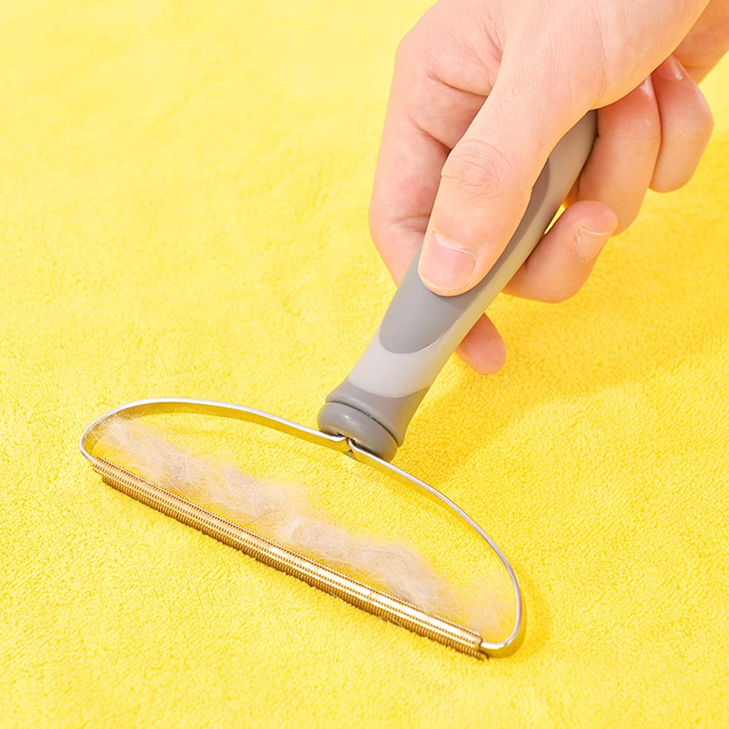 Portable Lint Remover, Manual Clothes Fuzz Shaver, Sweater Clean Tool, Double Sided Fuzz Remover for Removing Dust and Pet Hair from Clothing, Furniture, Curtain, Blanket, Couch (2 PCS) (Gray 2 pcs) : Health & Household