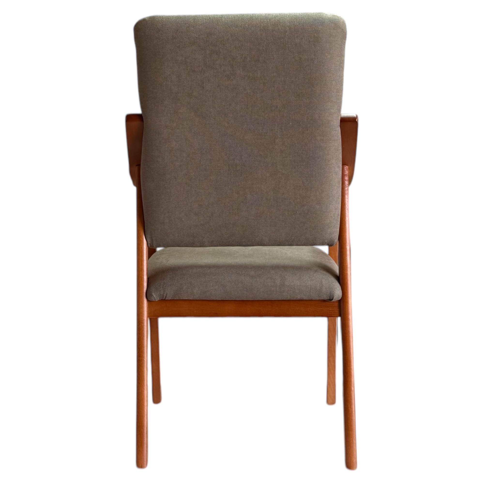 Sillón Alto con reposabrazos de Madera de Haya Color Cerezo tapizado en Marrón