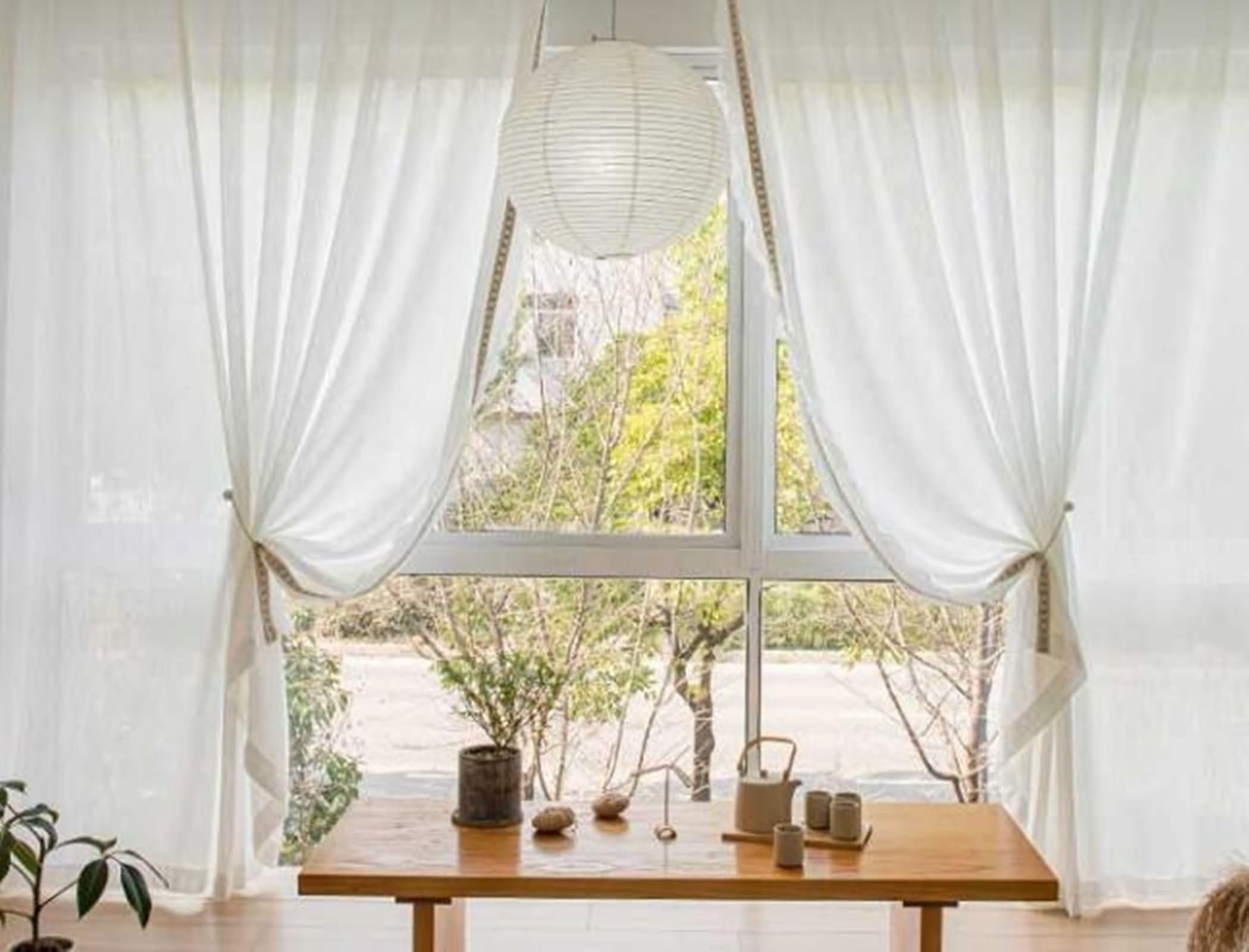 Daesar 2 Panneaux Rideaux Salon Beige Blanc, Rideau Transparent à Oeillets Couleur Unie avec Dentelle Noeud Papillon Rideaux Intérieurs pour Chambre Maison, Beige Blanc 102x160CM