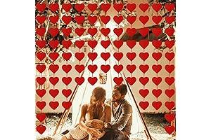 Valentine's Day Garland: 84-Piece Red Felt Hearts for a Romantic Atmosphere