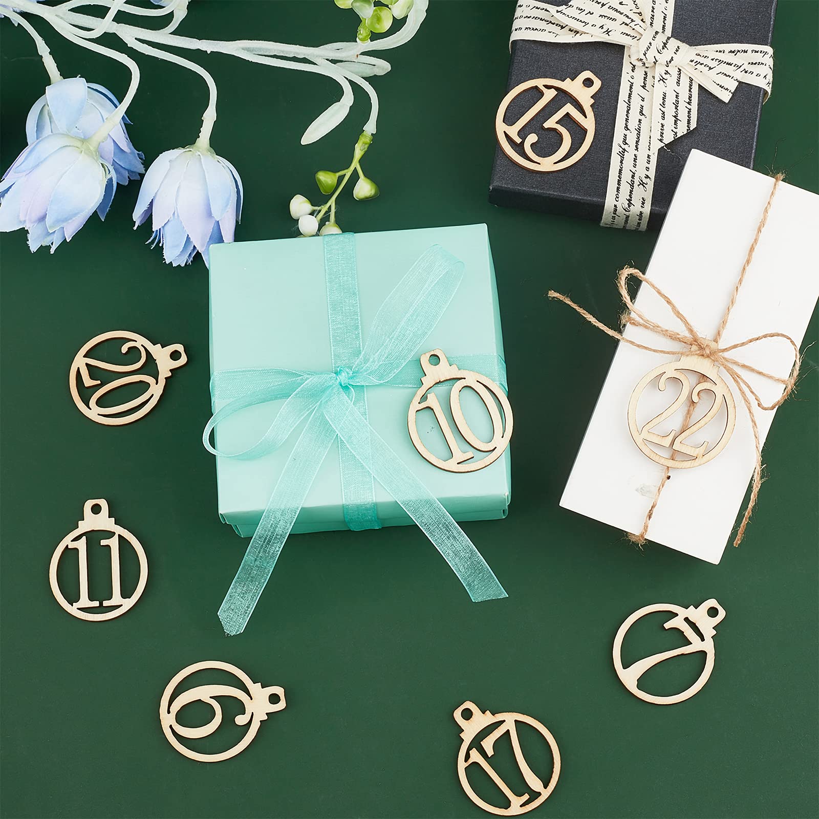 NBEADS 3 Set Il Numero del Calendario in Legno, 1-30 Calendario di l'Avvento con Conto alla Rovescia di Natale, Ciondoli con Numeri per La Decorazione di Natale, Etichette Regalo, Ornamenti Appesi