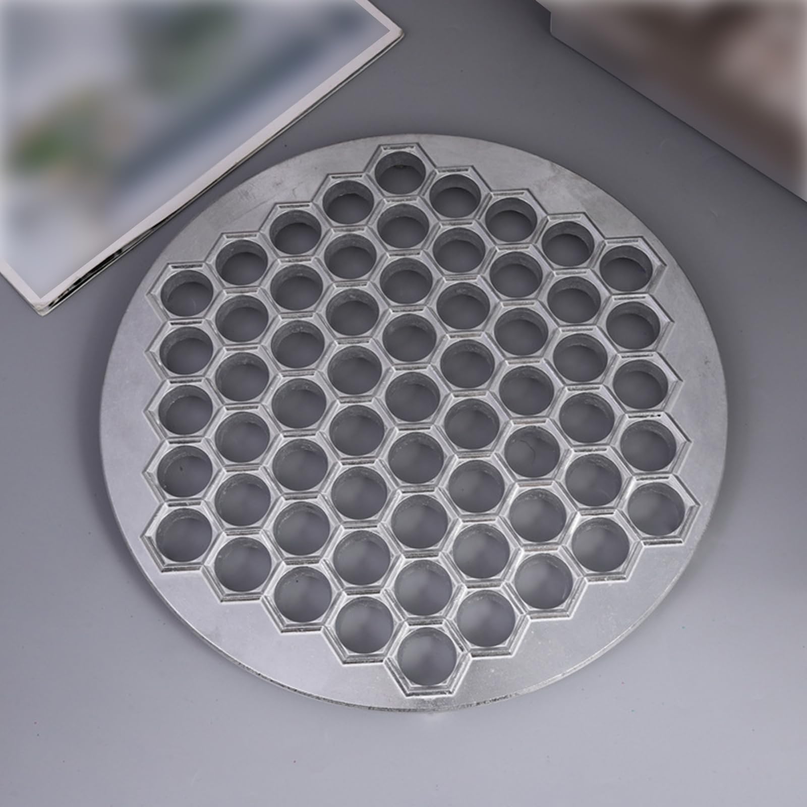 Práctica máquina de corte de albóndigas de aluminio, 61 cavidades, máquina manual de raviolis herramienta de cocina portátil para la eficiencia, herramienta de formación de albóndigas antiadherente