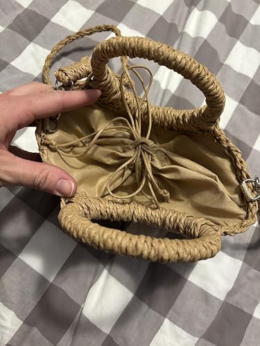 Awkward drawstring lining.