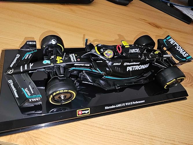 Amazon.co.jp: Bburago 1:24 F1 レース メルセデス W14 (2023
