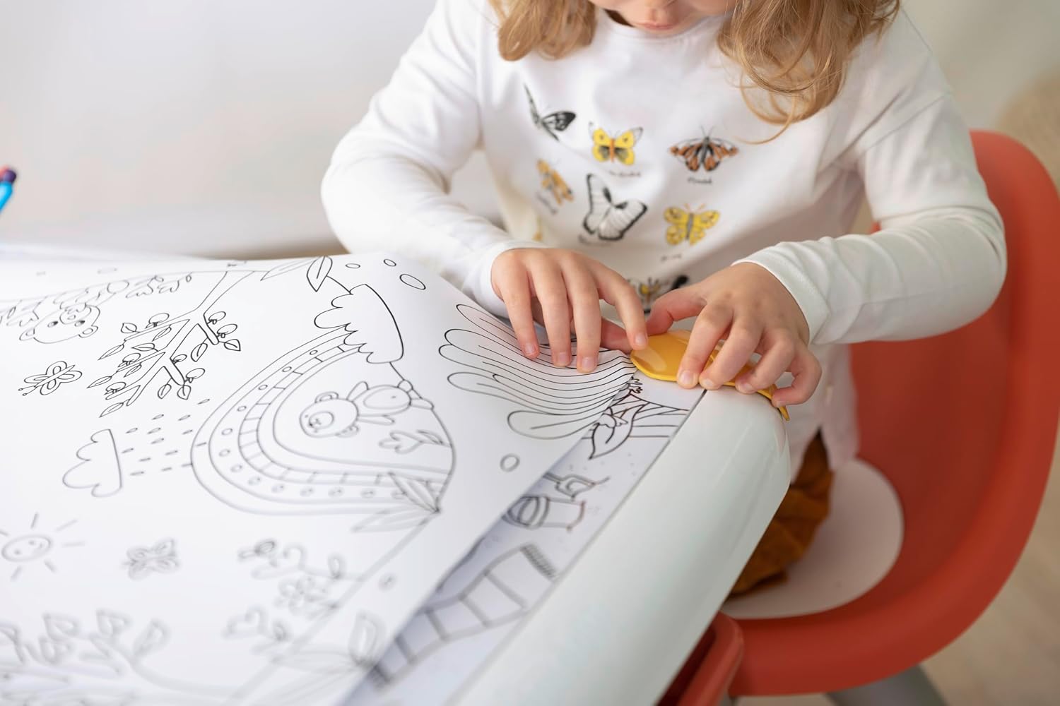 Smoby - Kid Table Creative - Erasable Drawing Table - Artistic Activity - Educational Game - Drawing, Coloring, Painting - 2 Colouring Pages Included - For Ages 3+ - Made in France