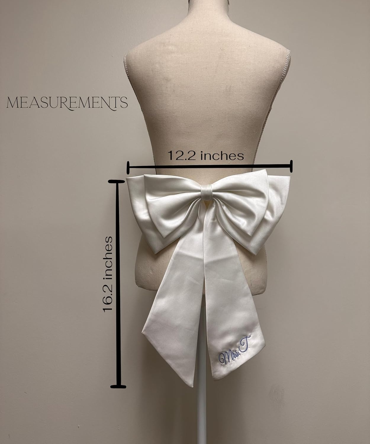 Detachable Bride Bow with Embroidered Name, Pin-On Satin Bow for Wedding Dress, Bachelorette Bikini, Bridal Shower Outfit, Custom Bridal Accessory