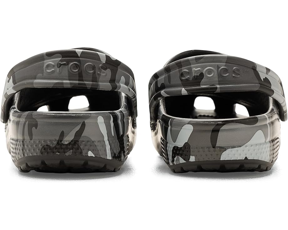 Crocs Kids Classic Camo Clogs (Little Kid/Big Kid) - Front View