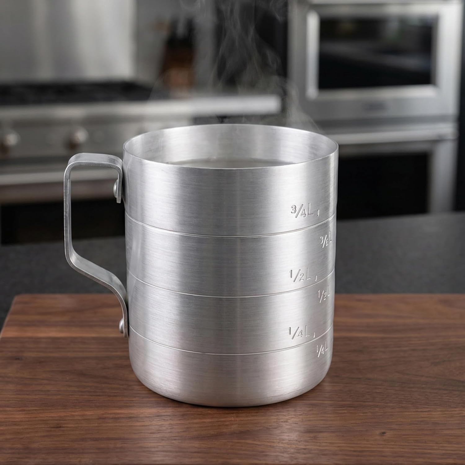 Cabilock Aluminum Measuring Cup 2000ml 68oz with Handle, Graduated Markings for Accurate Measurement, Sturdy Material, for Science Experiments and Home Kitchen Use