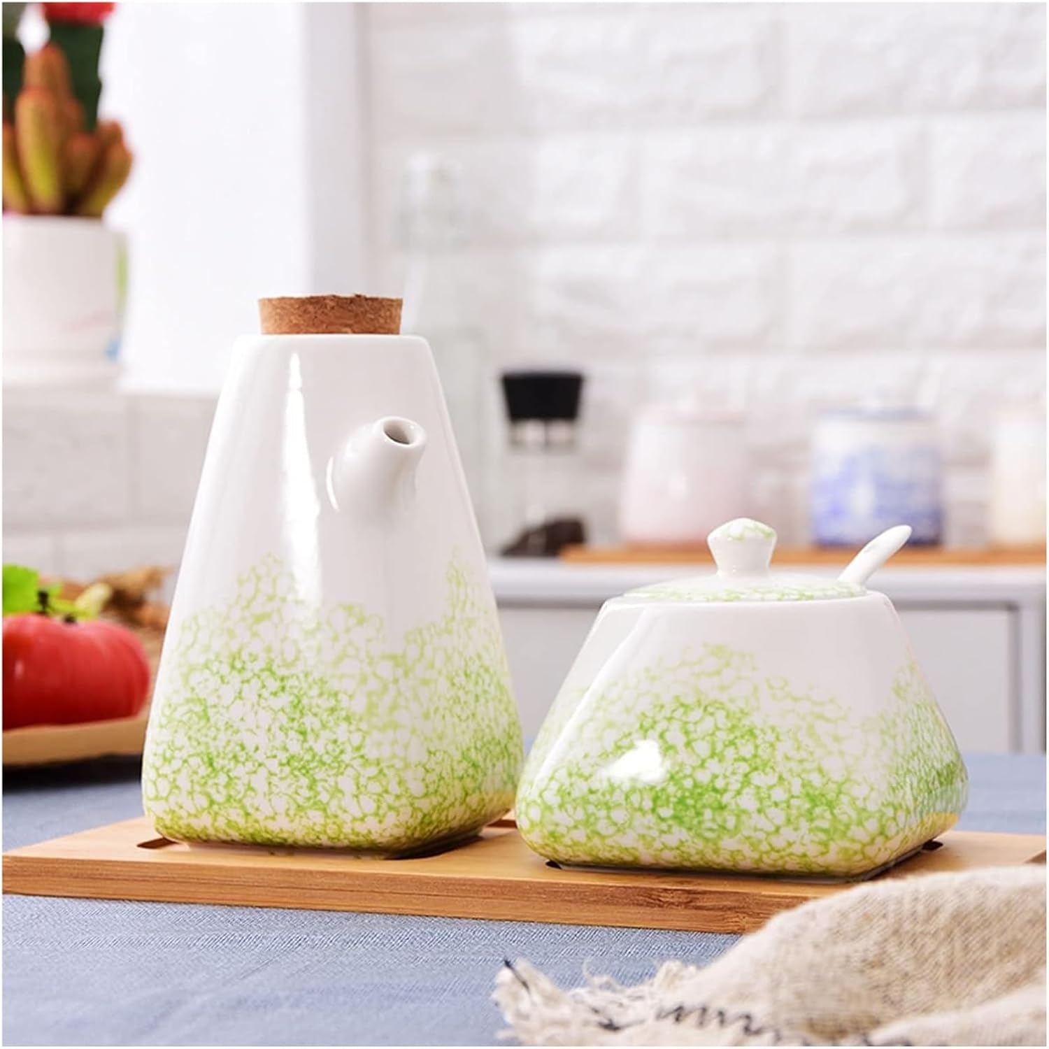 Sugar bowl,Sugar bowl,Colorful Ceramic Sugar Bowl with Lid, Porcelain Sugar Pot with Spoon, Small Salt Pot, Storage Jar, for Coffee Bar, Restaurant,Kitchen(Green,10.5x9cm)