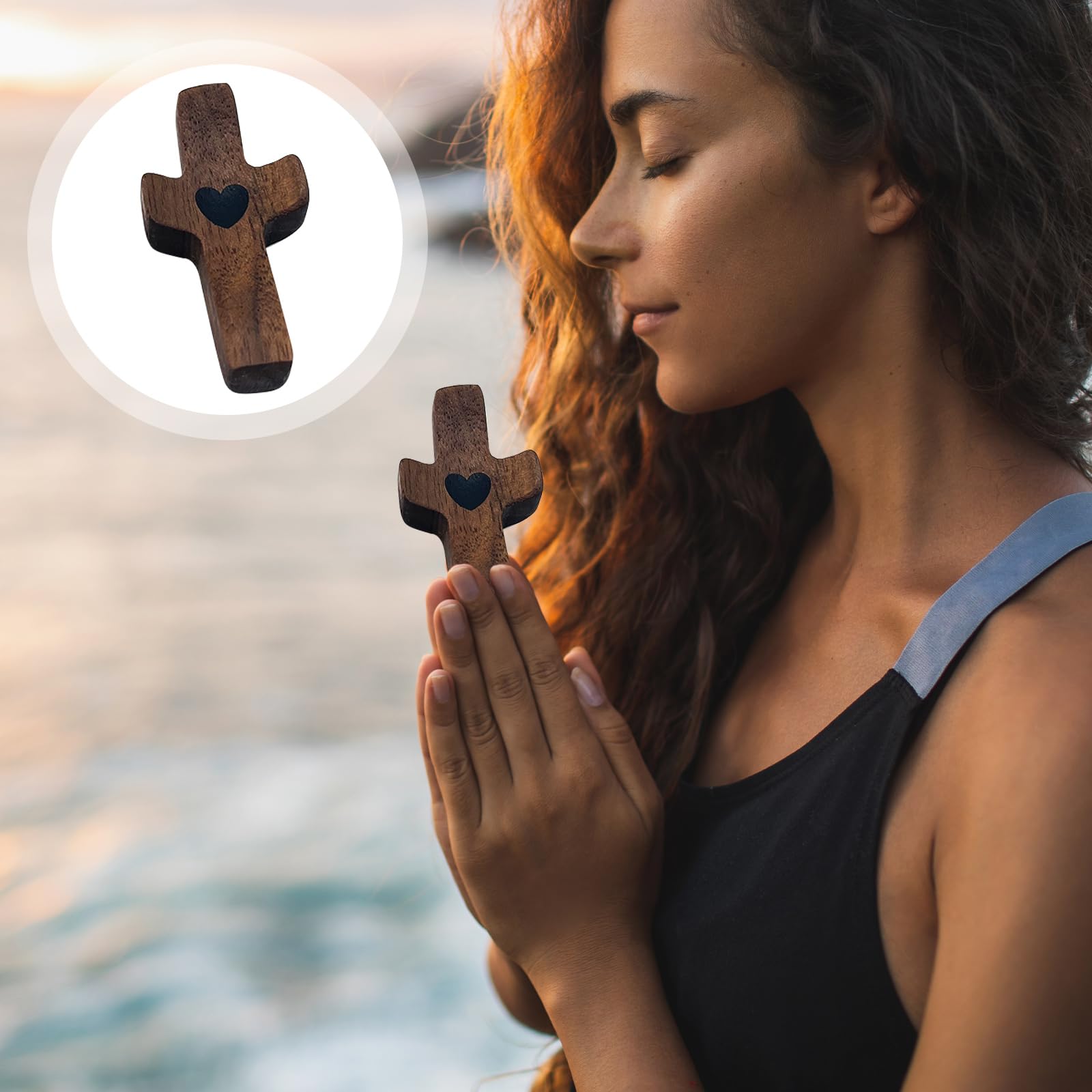 Mailfull 2 Pièces Croix en Bois Sculpté Petites avec Cœurs pour Prière de Dévotion Baptême Communion Bénédictions de Pâques