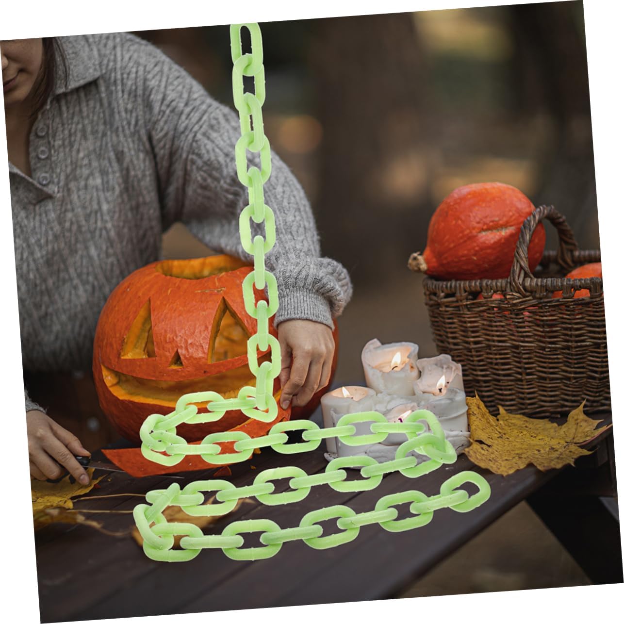 Halloween Glowing Plastic Chain Prop Chain for Party Decoration Cosplay Costume and Scary Decor Reusable Links for Frightful Ambiance