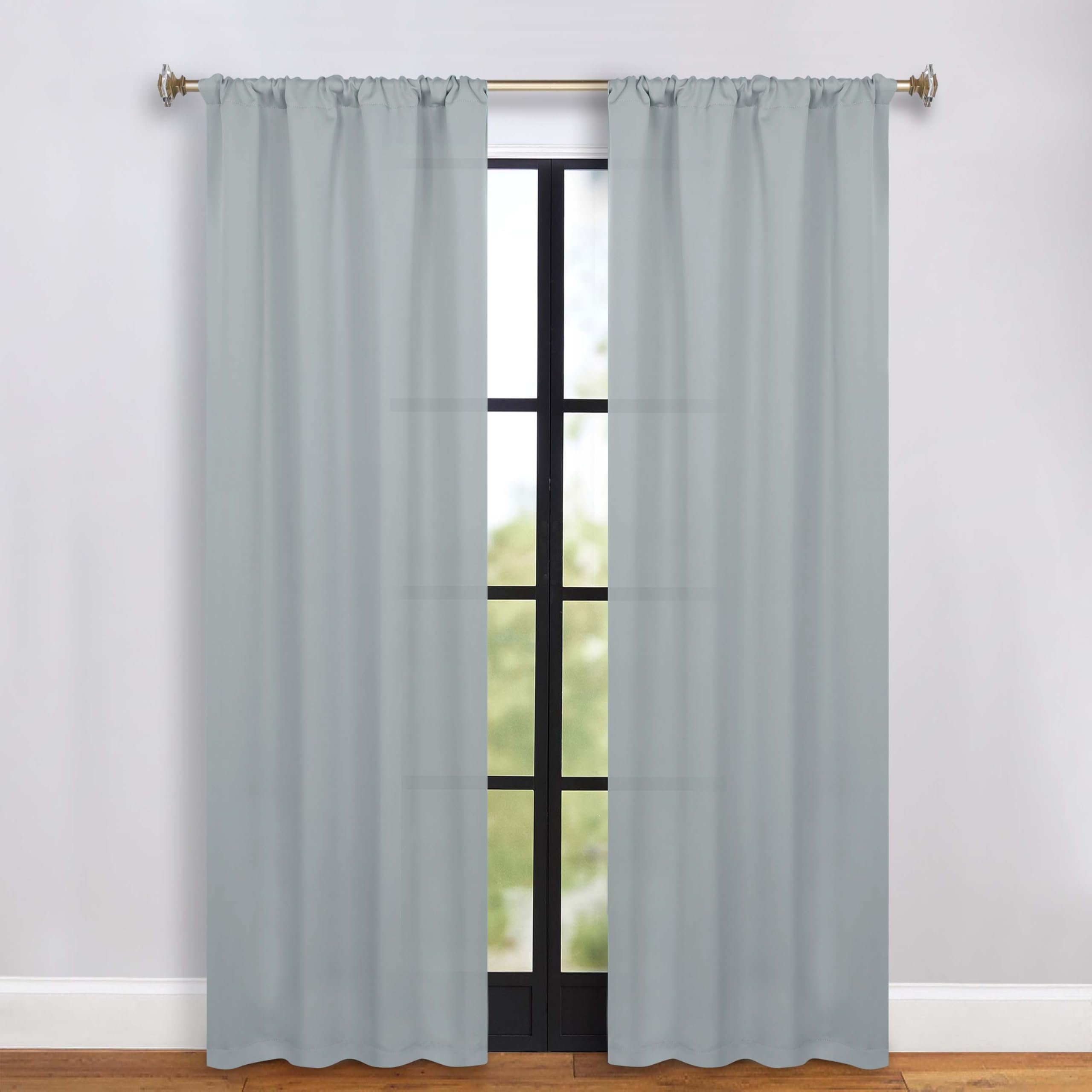 Rideaux occultants thermiques pour créer une ambiance cocooning dans la chambre