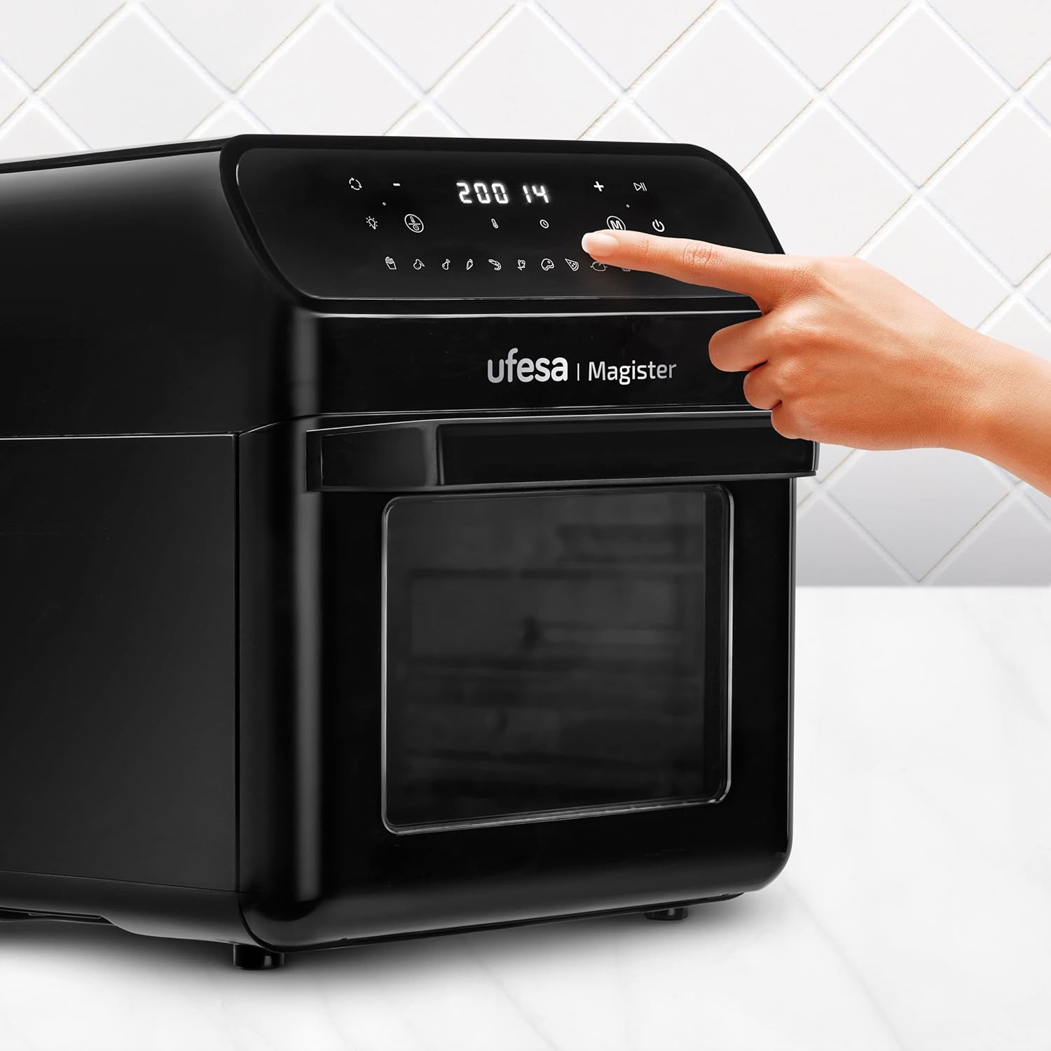 Front view of Ufesa Magister 12L Air Fryer
