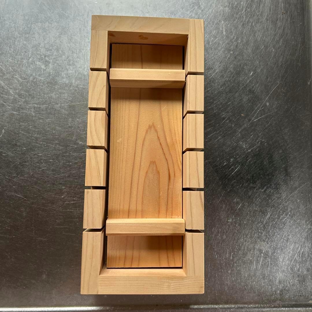 切溝付き押し寿司器