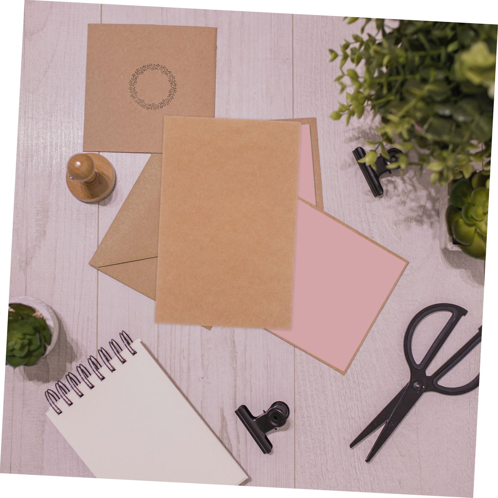 100 Stück DIY Kraftpapier Postkarten Beidseitig Blanko Handgeschriebene Grußkarten und Memo Karten Vintage Stil Vielseitig für Botschaften Zeichnungen und Bastelprojekte Geeignet