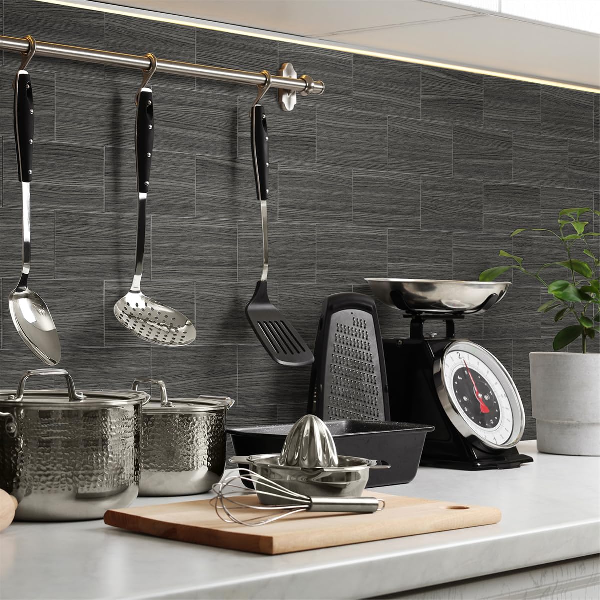 Autocollants en vinyle effet bois gris pour relooker la salle de bain