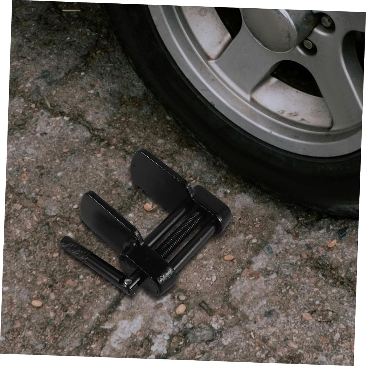Disc Brake Spreader Tool for Automotive Mechanics Heavy-Duty Brake Caliper Separator Braking Performance and Vehicle Safety