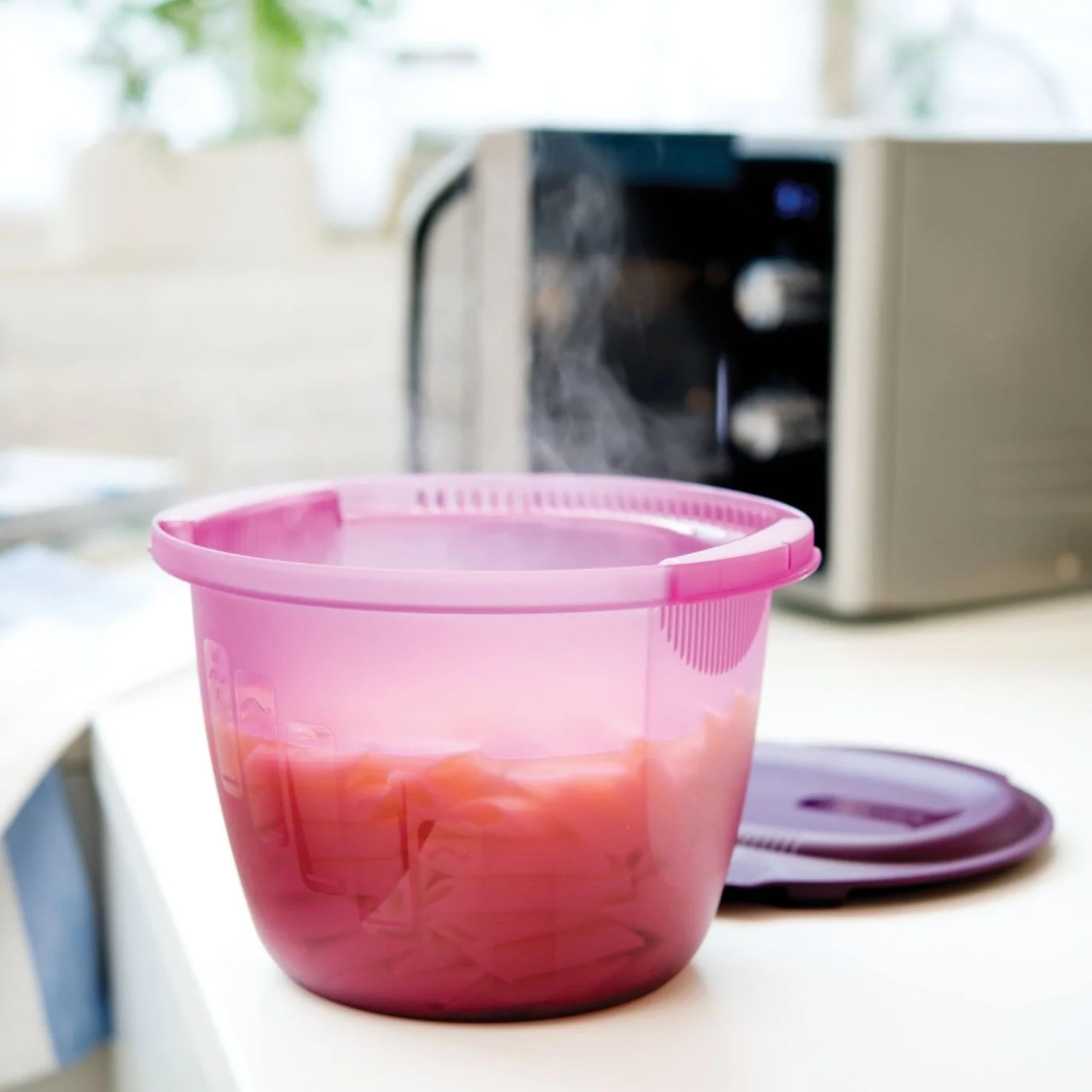 Tupperware Cuiseur à Pâtes Rond Micro-Ondes - Cuisson Égouttage et Service Sans Casserole - Multifonctions Compatible Lave-Vaisselle - Plastique - 22,3x16,7x23,8 cm - Idéal Famille Maison