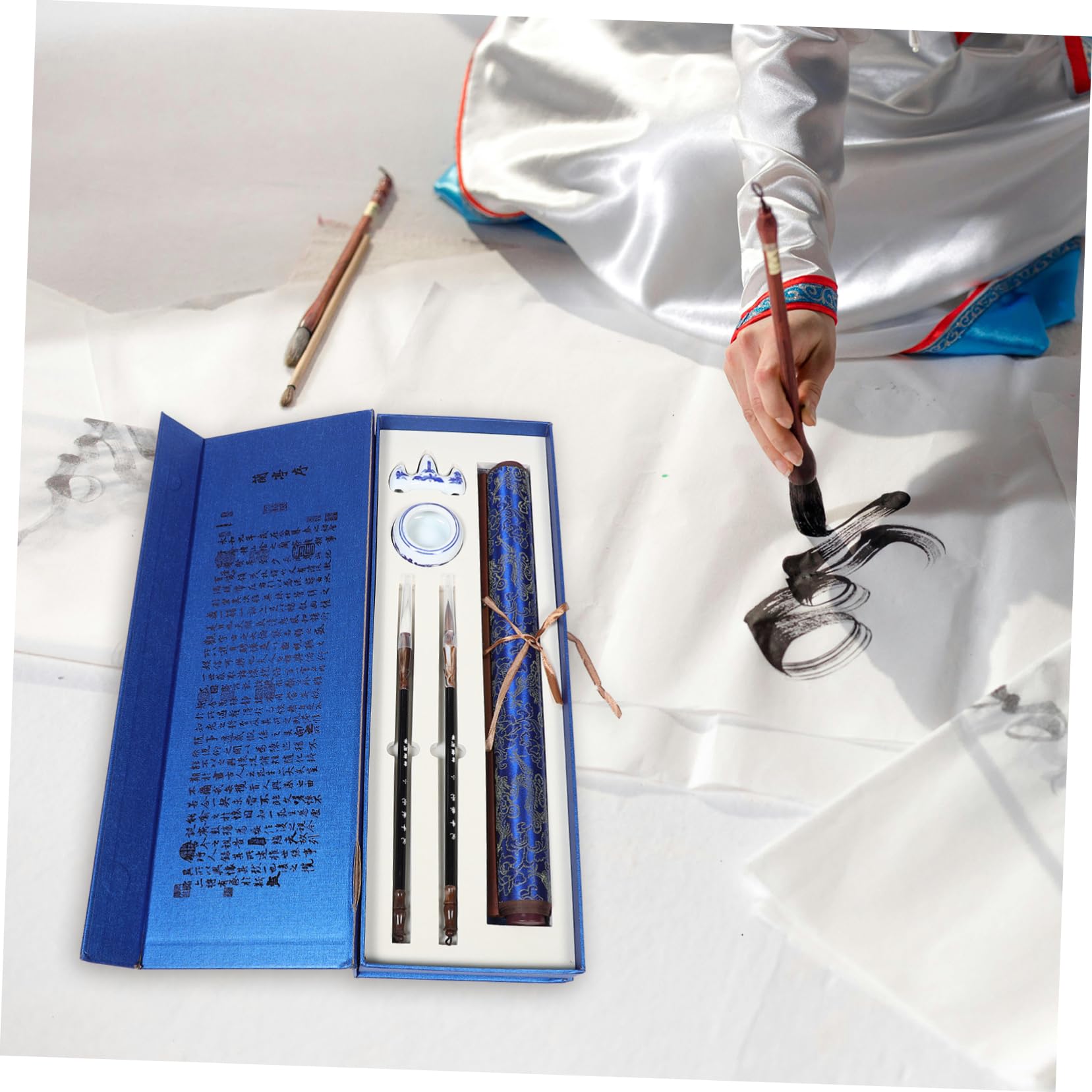 Homoyoyo Set di Pratica Calligrafica con Panno da Scrivere Sull'acqua | Tessuto Broccato con Accessori Essenziali, Confezione Elegante per Compiti e Apprendimento
