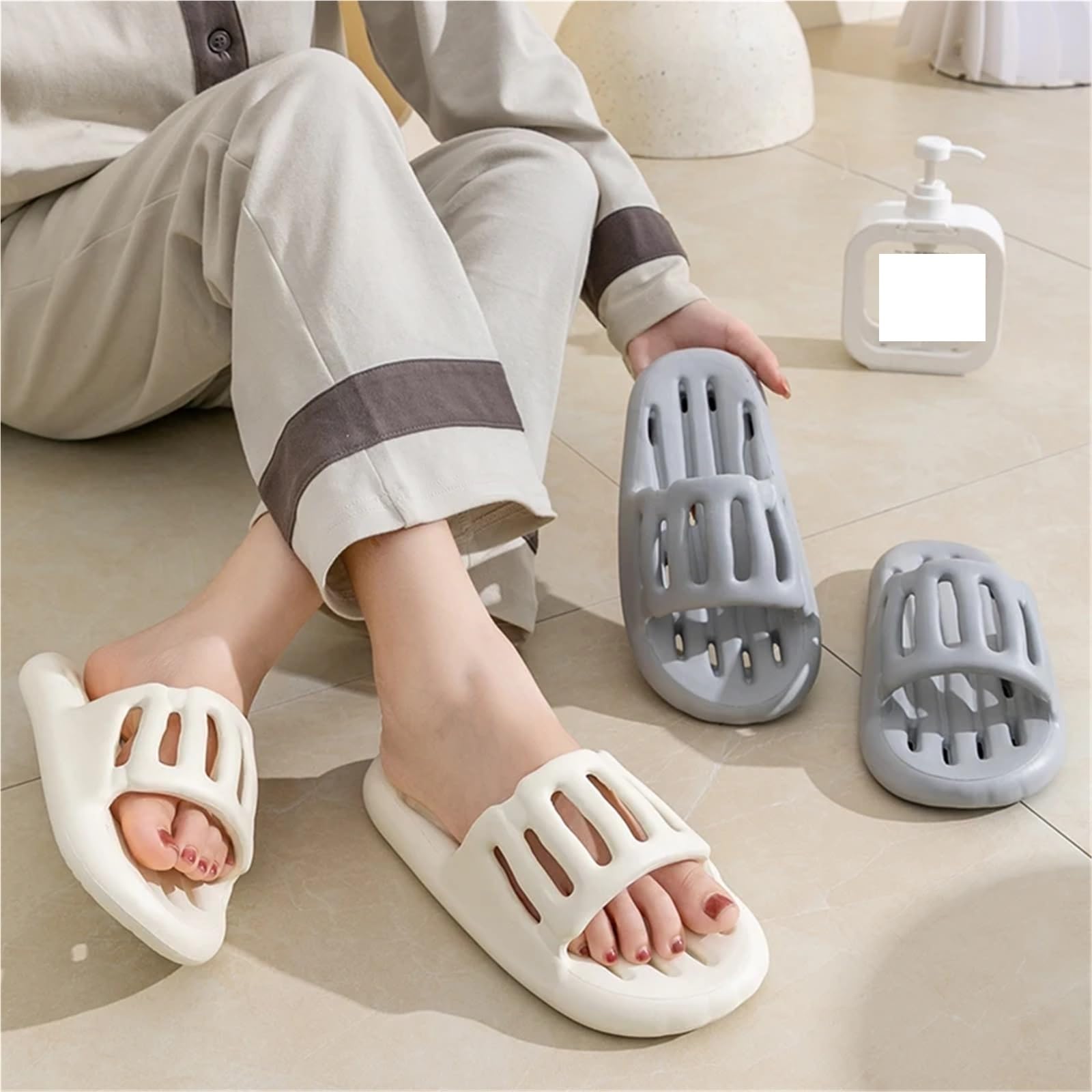 Paar Sommer-Badeschuhe, aushöhlen, auslaufsicher, schnelltrocknend, zum Baden, für Damen, rutschfest, weich, für die Dusche (Grau, 36–37) (Grün, 44/45 EU)