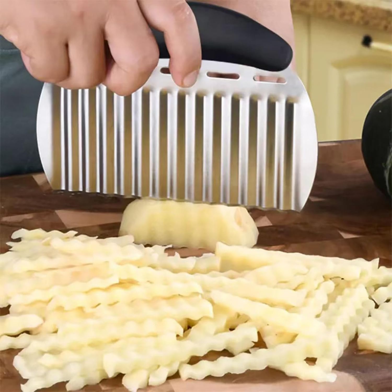 Wave Shaped Potato Slicer, 6.2 Inch x 4.9 Inch Black Stainless Steel Potato Slicer for Kitchen (black)