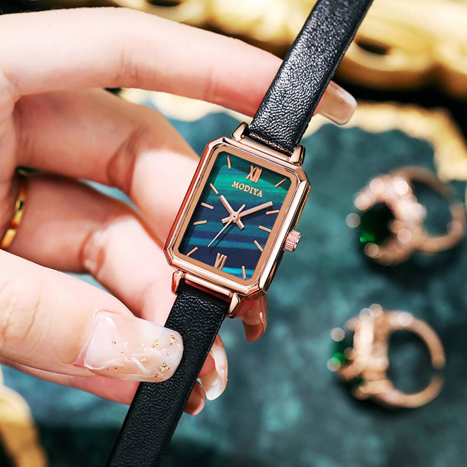 Montre Femme Vintage Gruen - Cadran Argenté Avec Accents Diamant - Bracelet Cuir Noir - Années 70