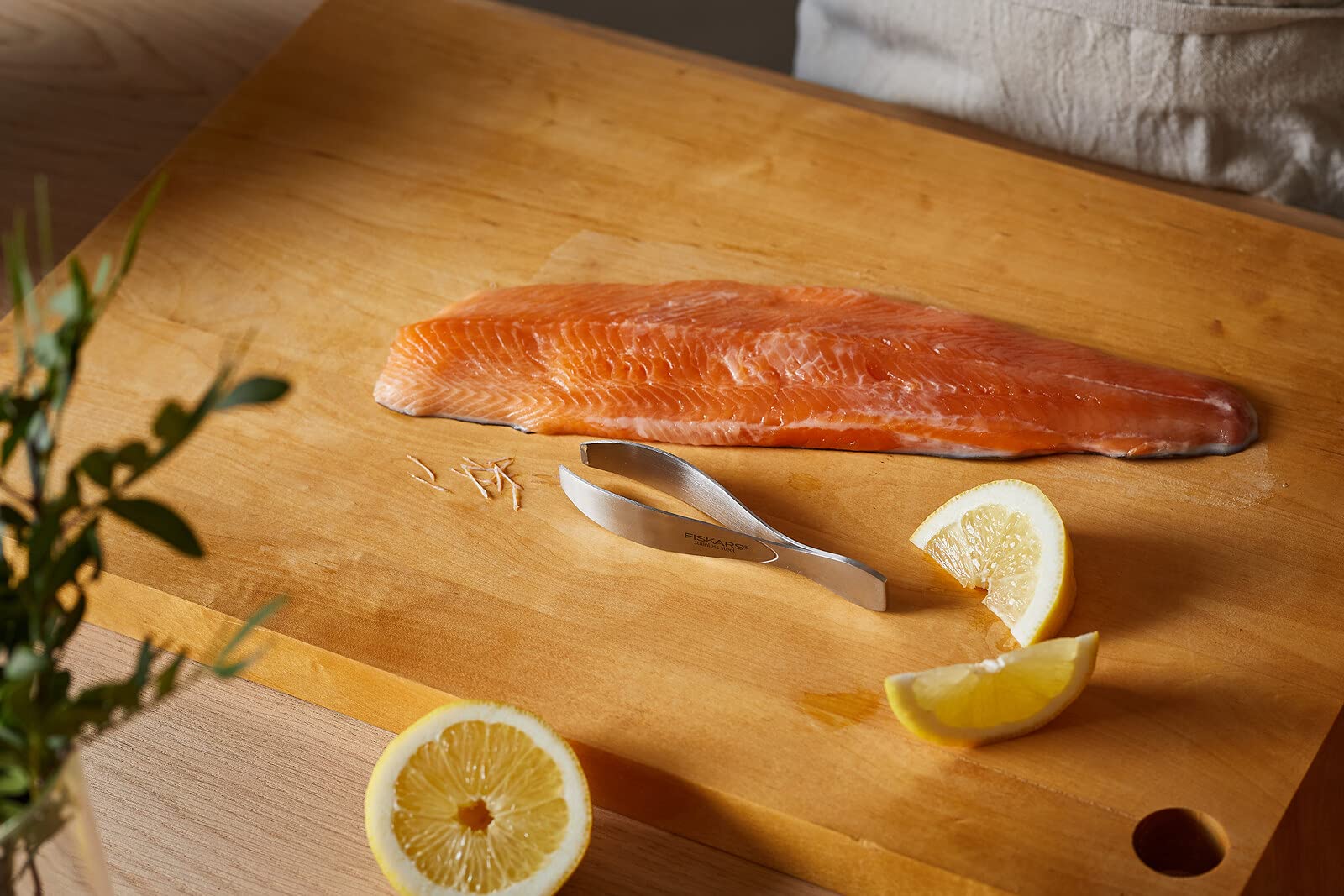 FISKARS Functional Form Fish Tweezers 3