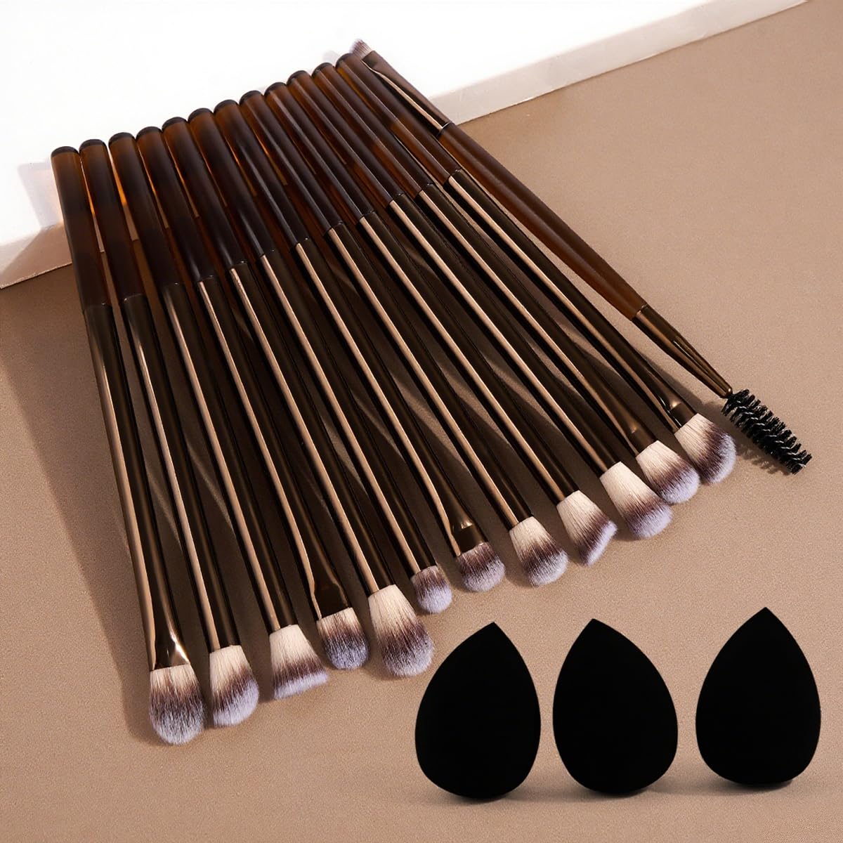 16 Pcs Makeup Brush Set with Beauty Sponges, Multi - Functional Face & Eye Brushes for Foundation, Blending, Contouring, Professional Makeup Tools Kit(Brown)