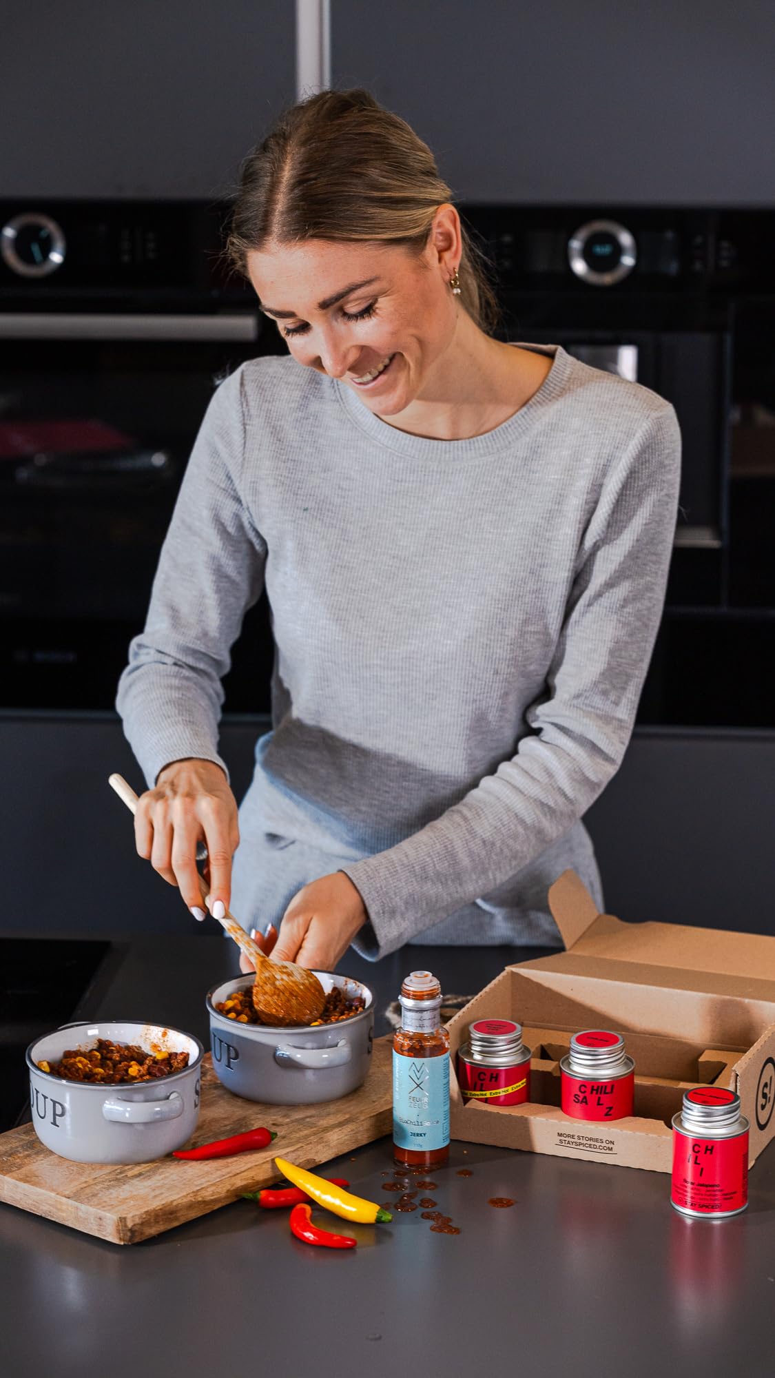 STAY SPICED! Spice It | Premium Geschenkbox mit 3 Chili Gewürzen & Sauce