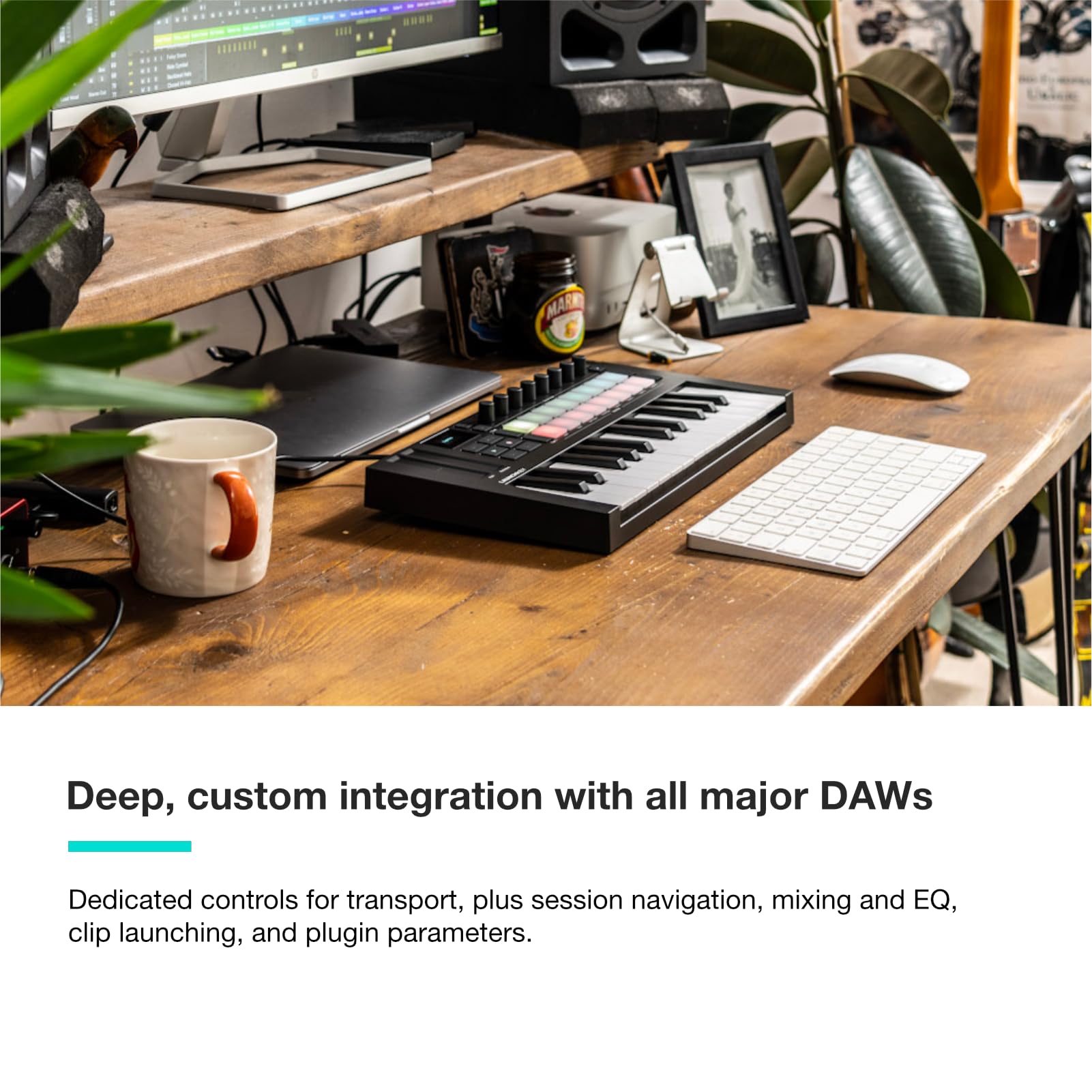 DTM・DAW Novation Launchkey Mini MK4 25 MIDI LK25-MK4-Left-Top-2400-