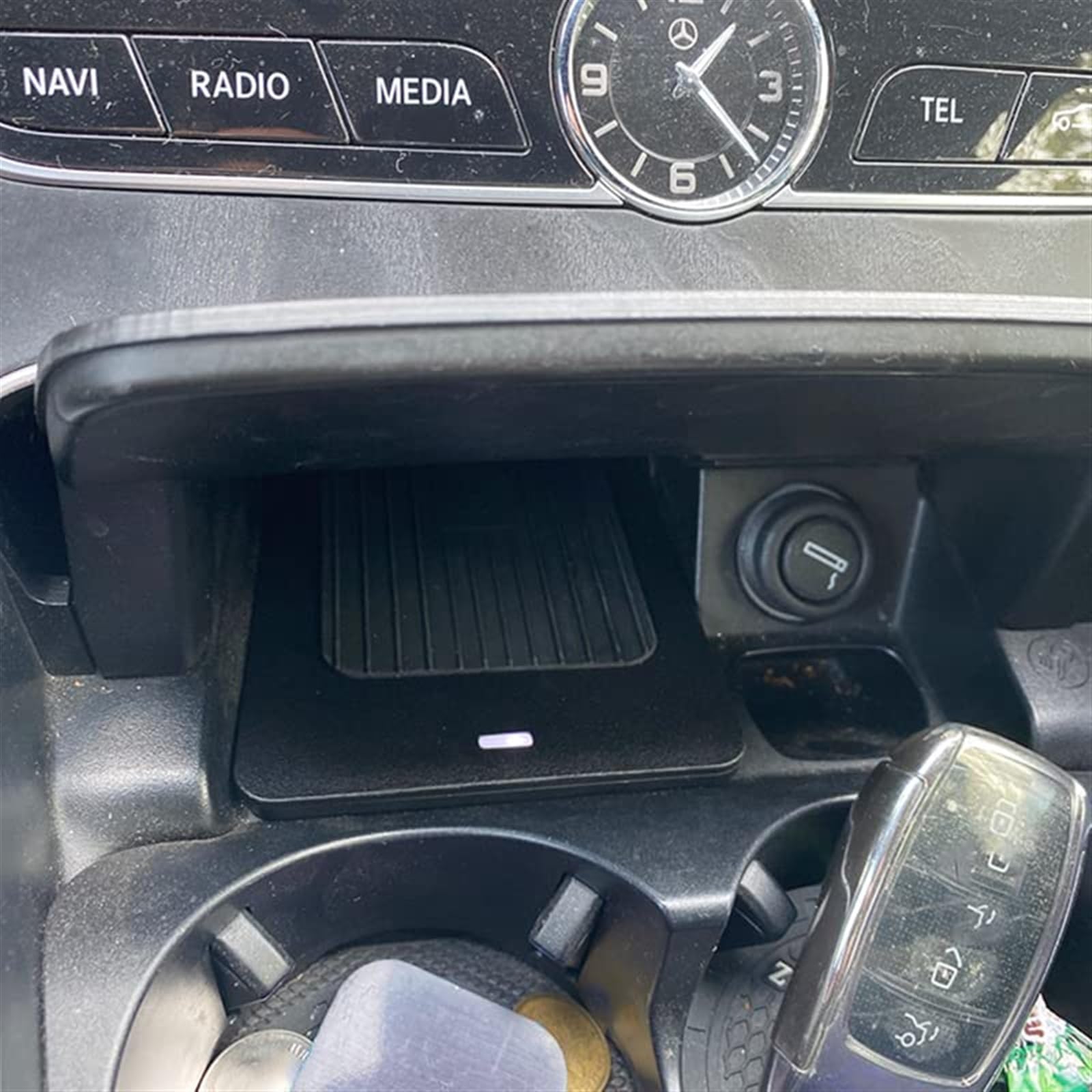 Bezprzewodowa ładowarka samochodowa, dla mercedes-benz, W213 E200 E260 E300 15W bezprzewodowa ładowarka QI do telefonu szybka ładowarka podkładka pod płytkę ładującą Samochodowa płyta ładująca