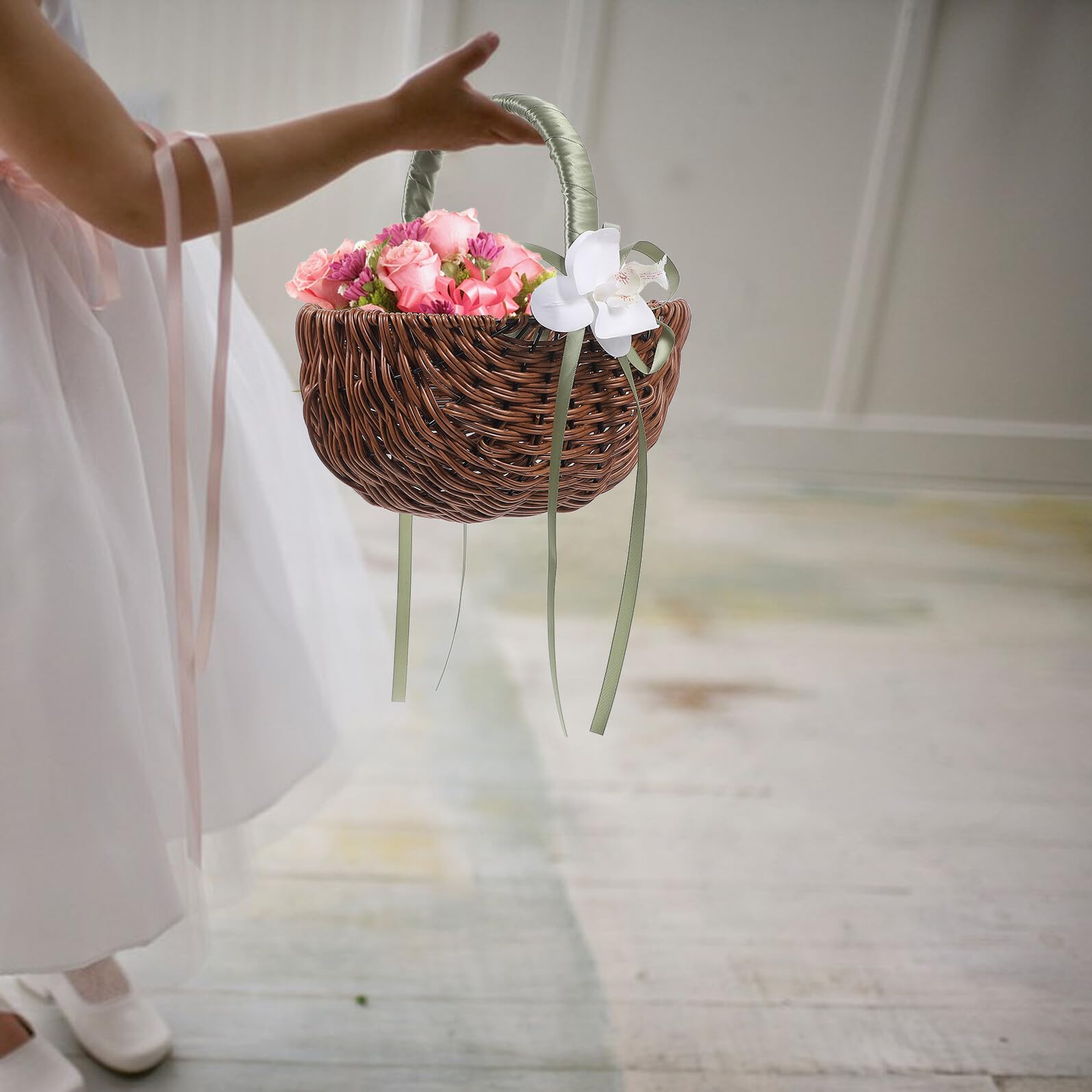 ERINGOGO Geflochtener Blumenmädchenkorb aus Rattan und Kunststoff Leichter Hochzeitskorb mit Verschleißfestem Material für Romantische Strandhochzeiten
