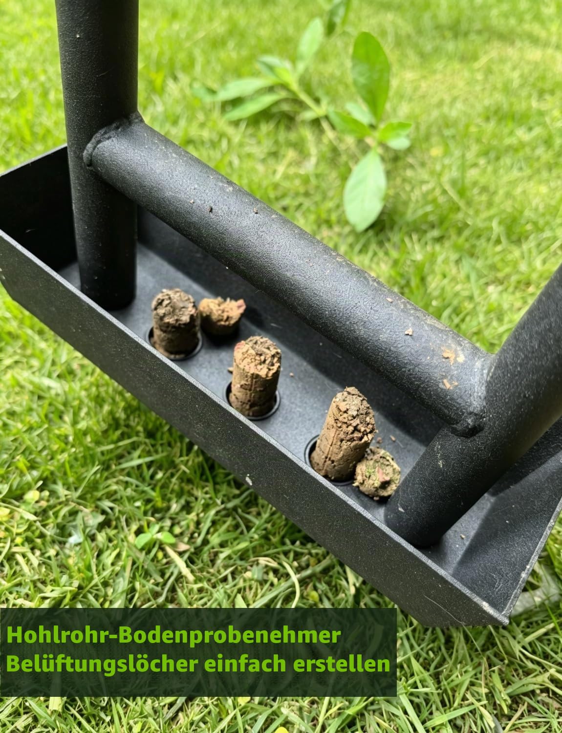 Manueller Rasenbelüfter mit 3 Hohlspoon-Zinken & Auffangrahmen schwarz, 99cm Länge & 21.5cm Breite, Aerifizierer für verdichtete Rasenflächen im Garten