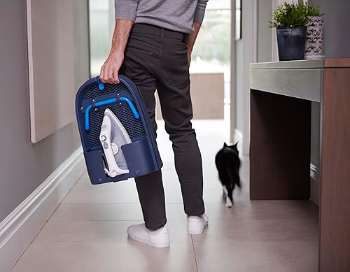 Vista 7 de Joseph Joseph Pocket Plus - Tabla de planchar compacta plegable para ahorrar espacio con soporte para plancha y montaje en pared, Azul/Negro