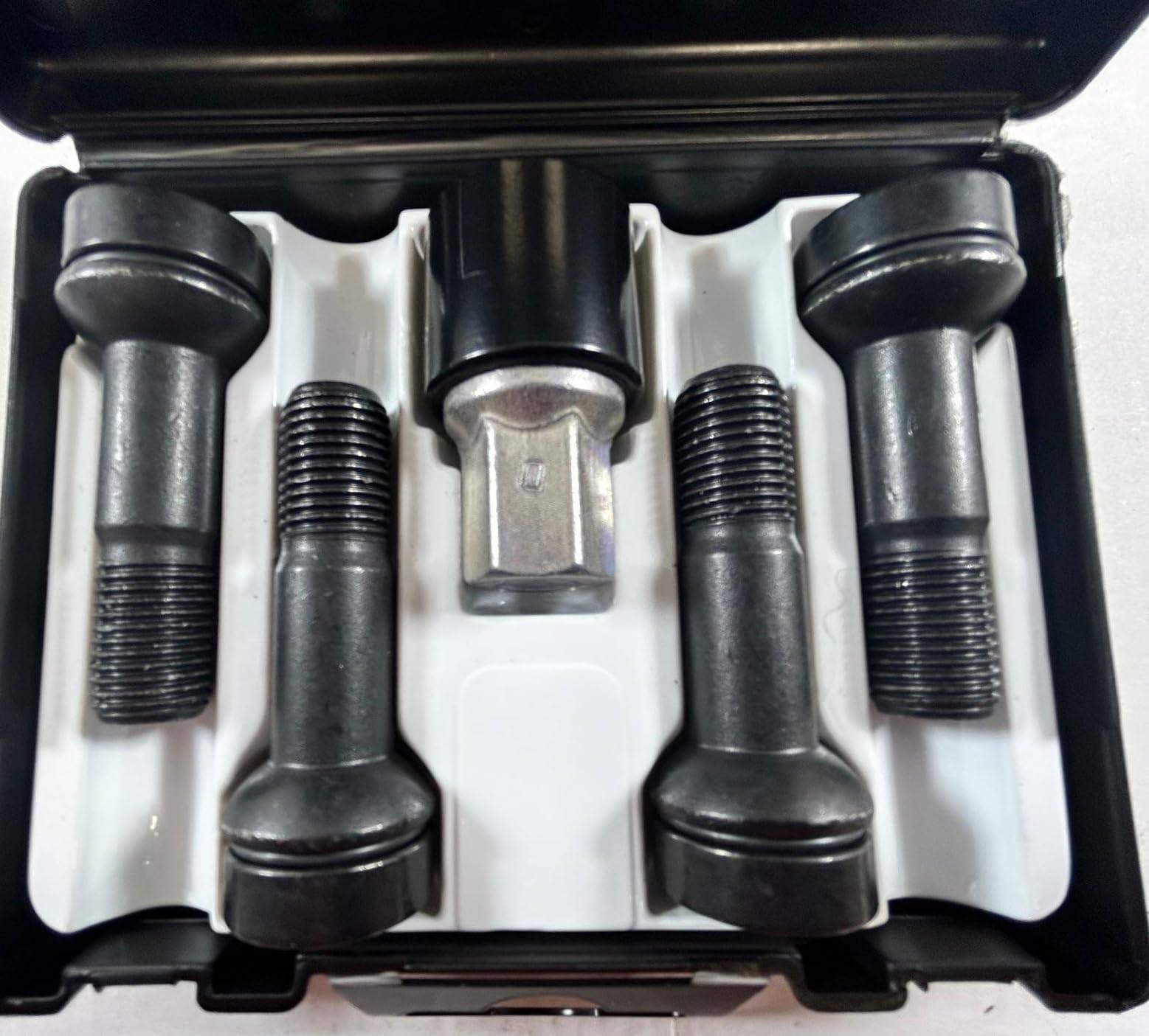Mercedes-Benz Radsicherungssatz, M14 x 1,5 x 45 schwarz