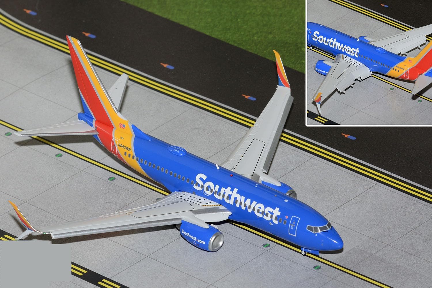 GeminiJets G2SWA1350F Southwest Airlines Boeing 737-700 (Flaps Down); Scale 1:200